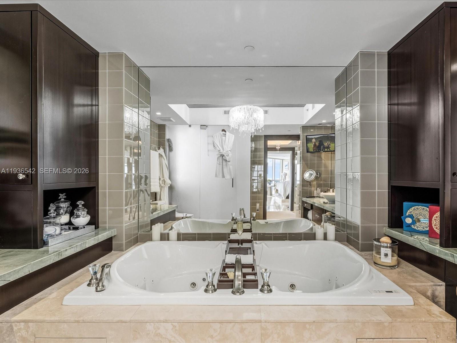 18201 Collins Ave #5101 Sunny Isles Beach, FL 33160