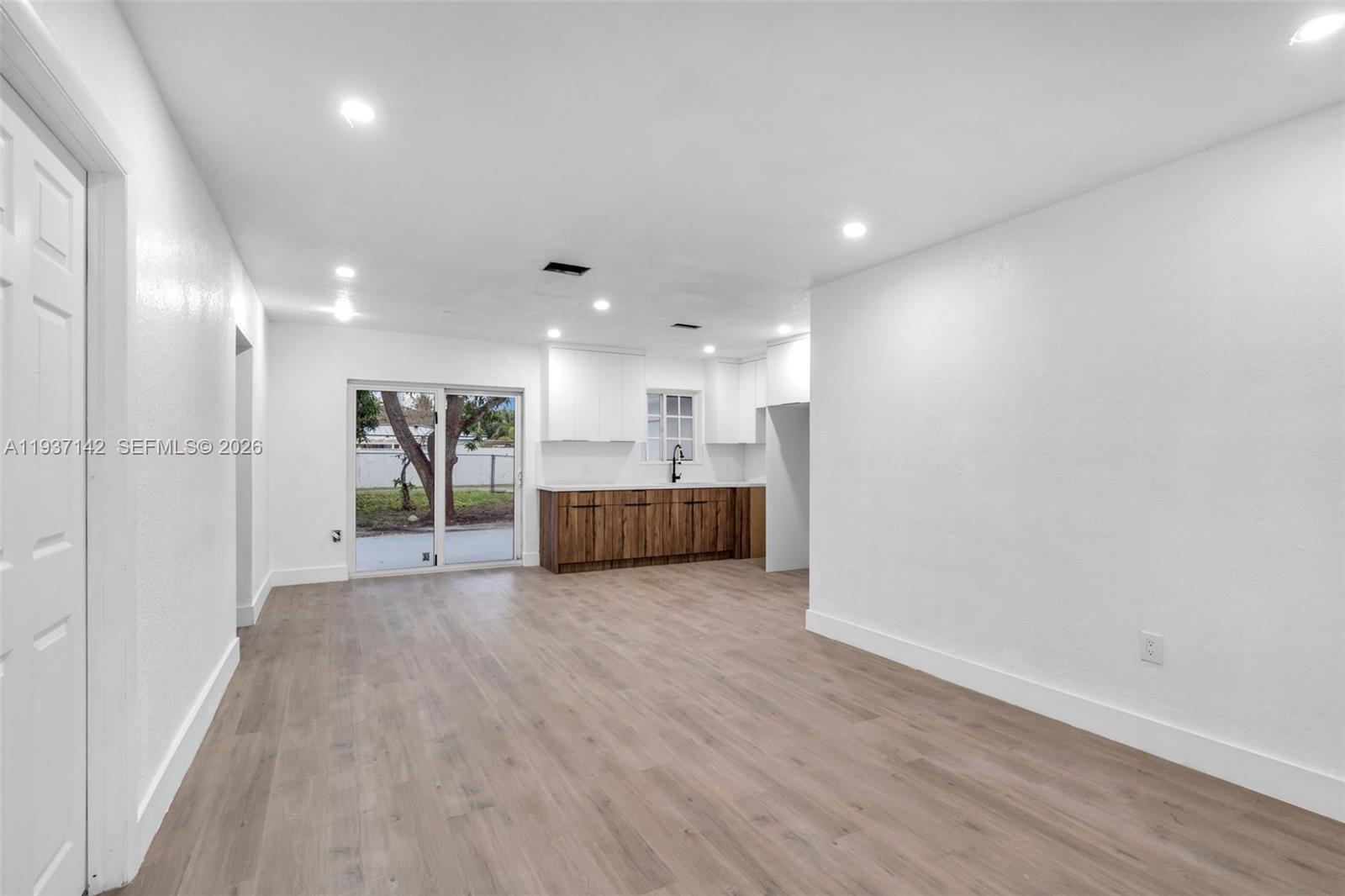 1635 NW 130th St North Miami, FL 33167