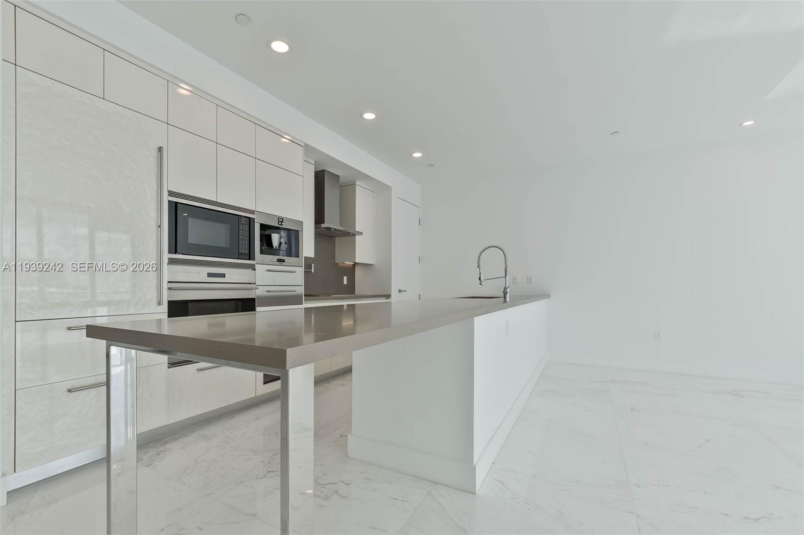 17475 Collins Ave #2003 Sunny Isles Beach, FL 33160