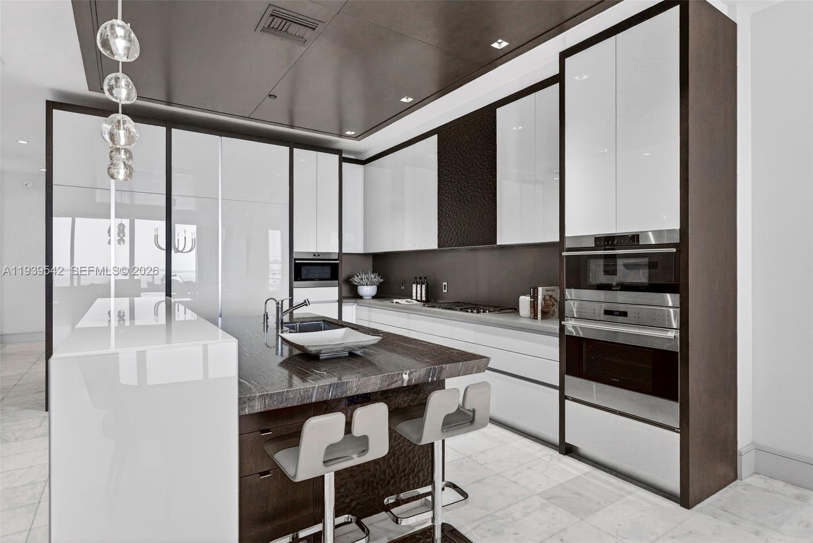 2821 S Bayshore Dr #19B Miami, FL 33133