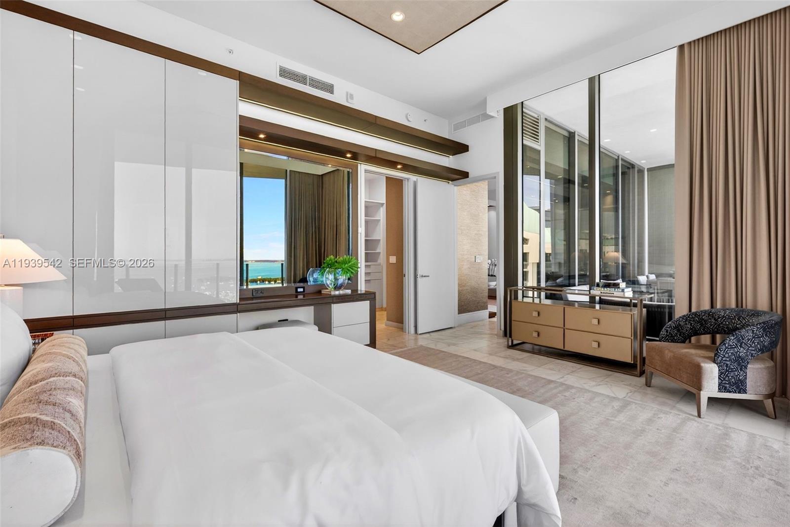 2821 S Bayshore Dr #19B Miami, FL 33133