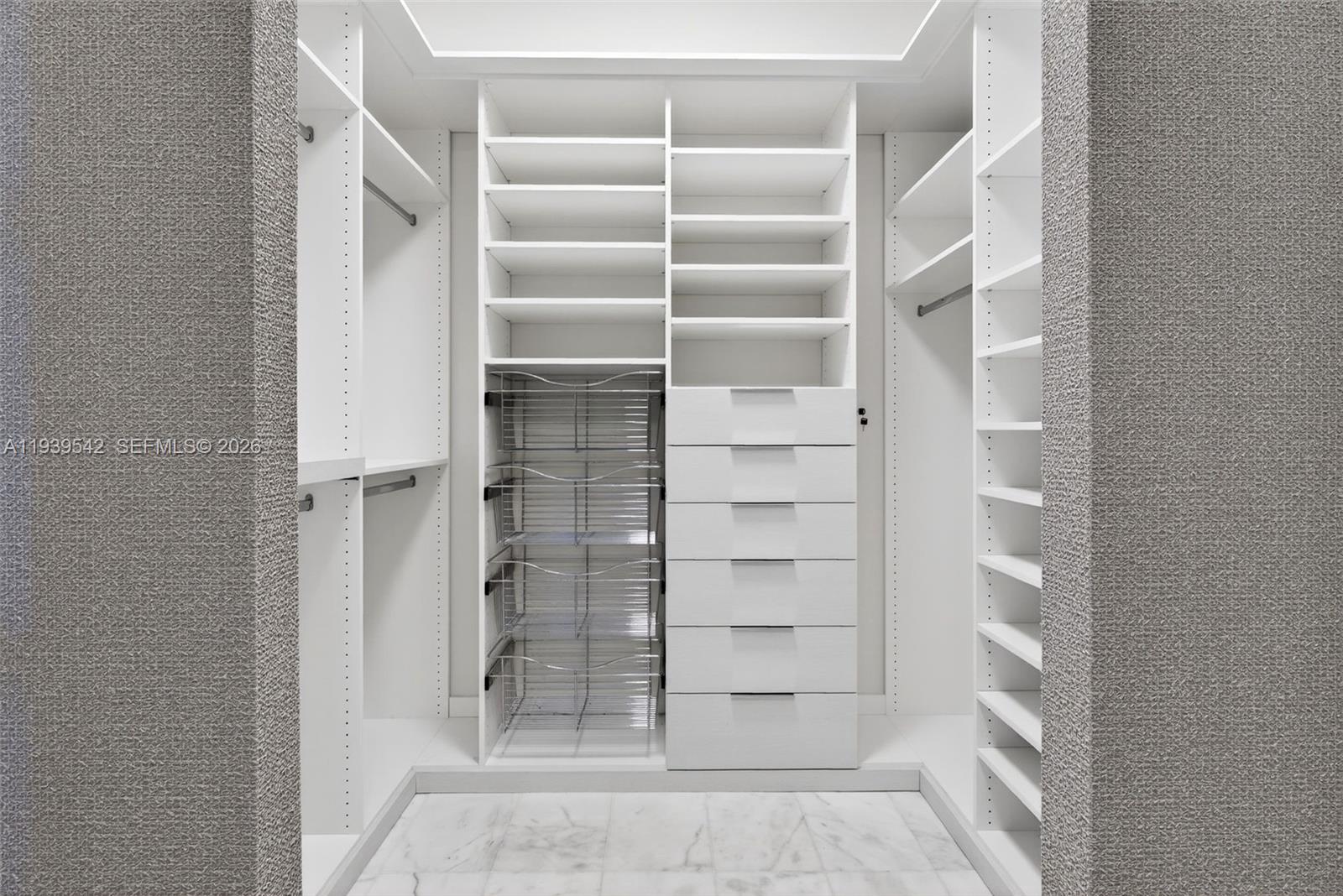 2821 S Bayshore Dr #19B Miami, FL 33133