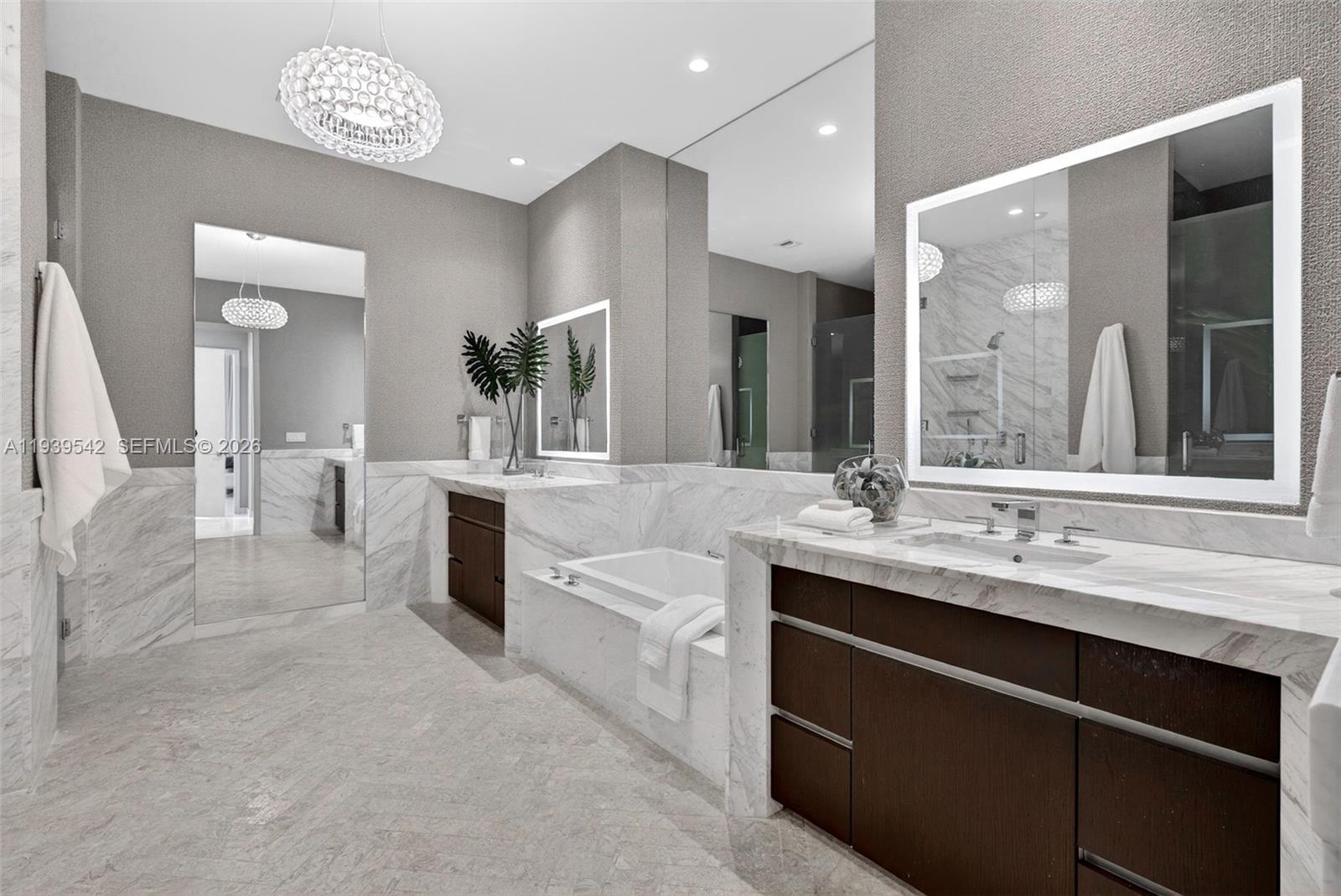 2821 S Bayshore Dr #19B Miami, FL 33133