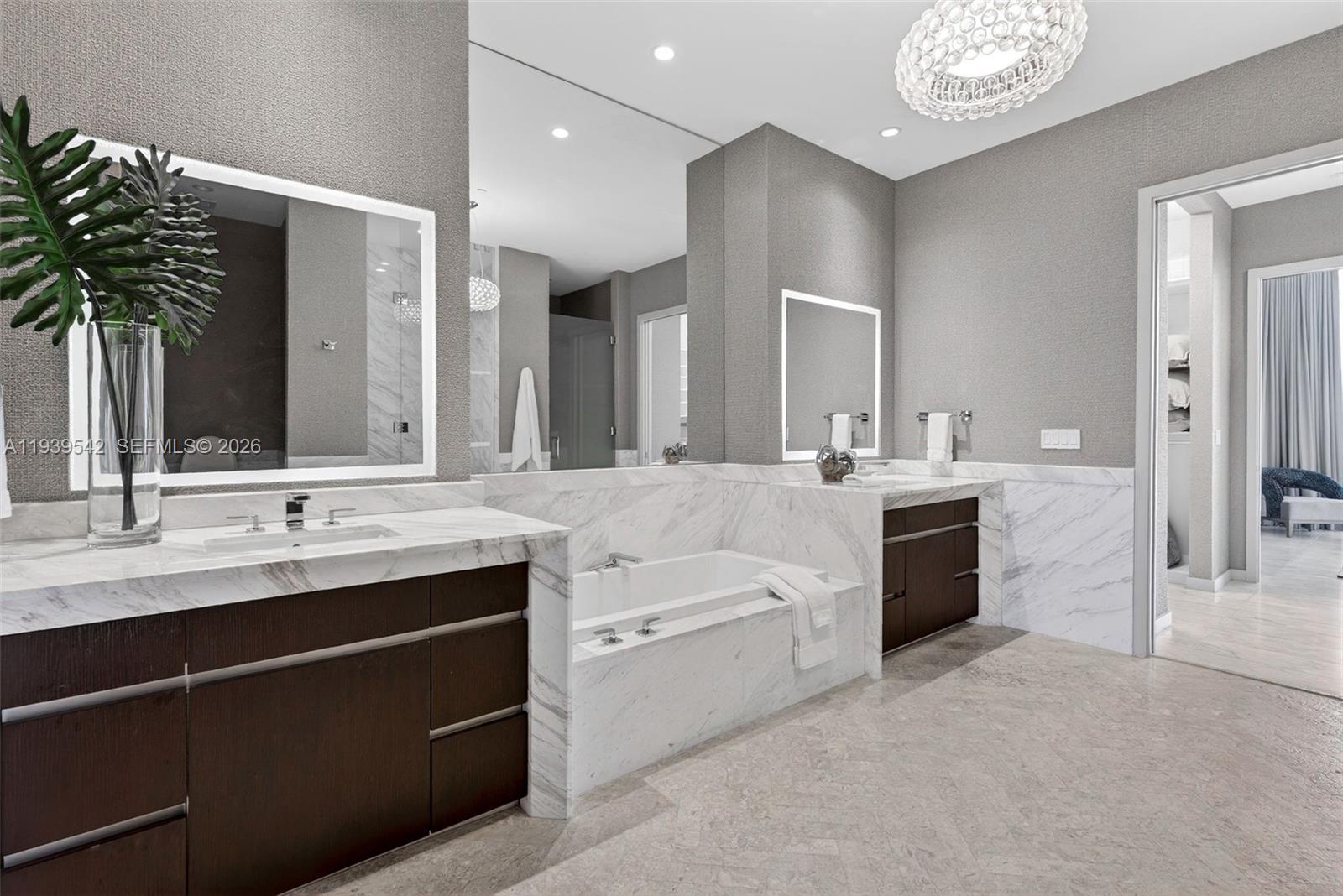 2821 S Bayshore Dr #19B Miami, FL 33133