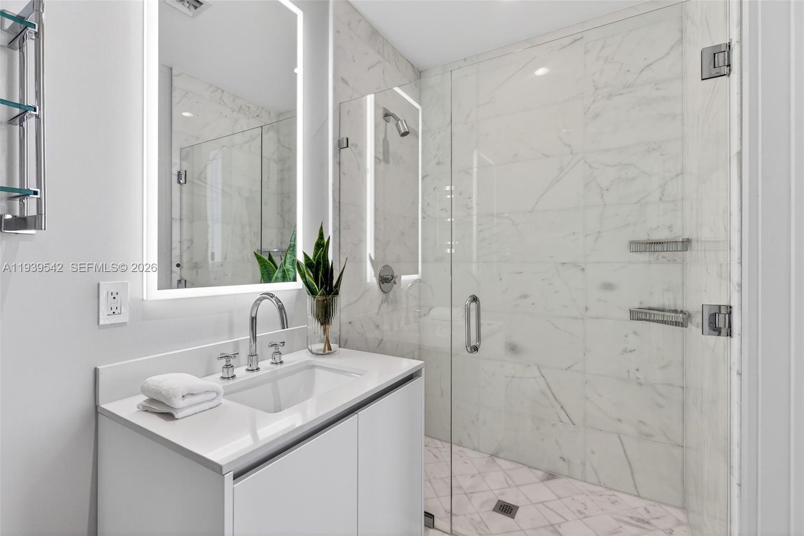 2821 S Bayshore Dr #19B Miami, FL 33133