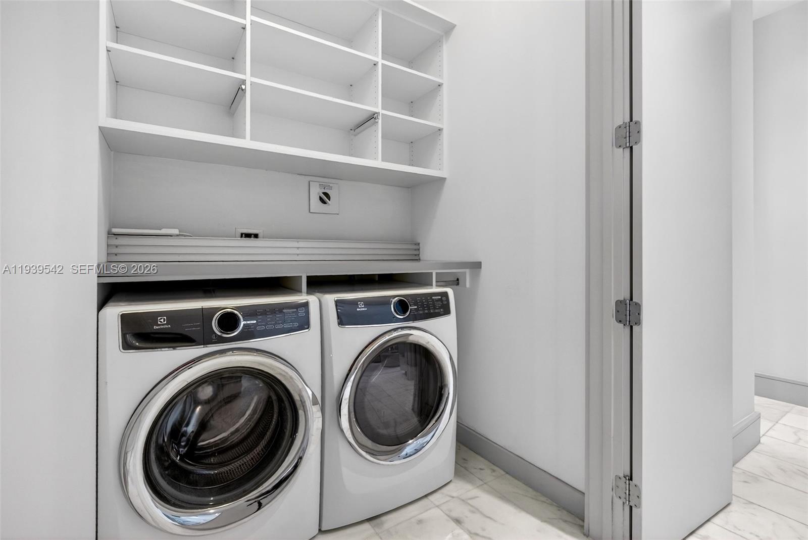 2821 S Bayshore Dr #19B Miami, FL 33133