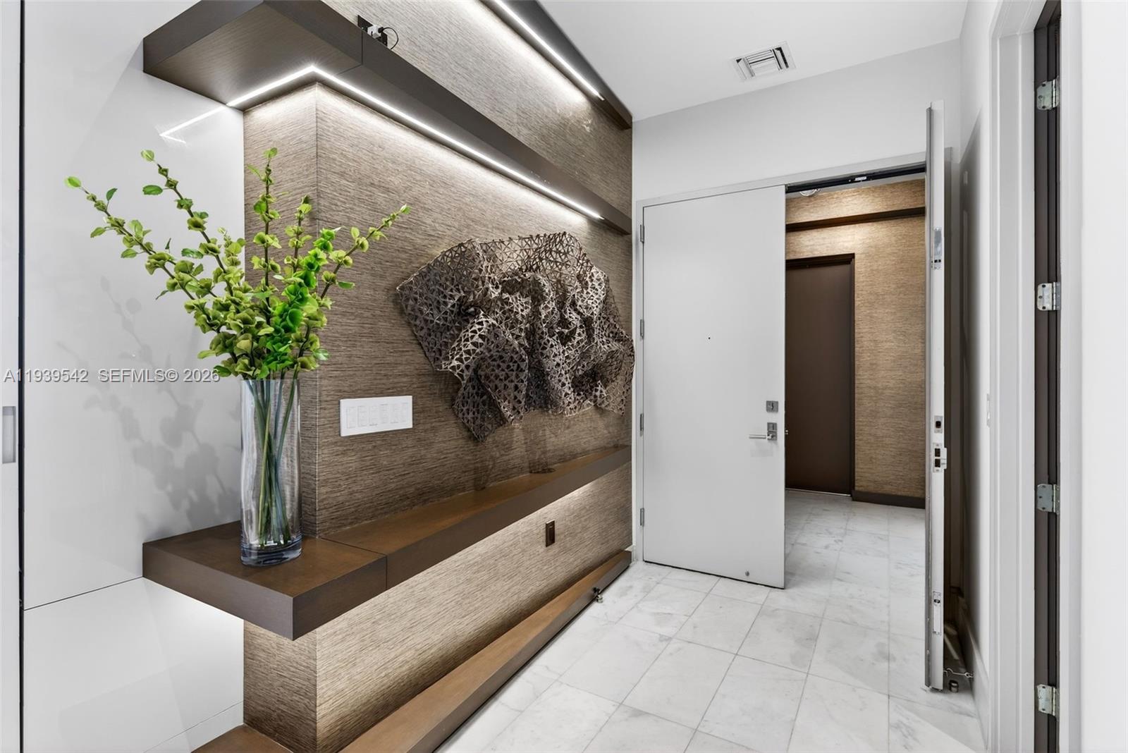 2821 S Bayshore Dr #19B Miami, FL 33133