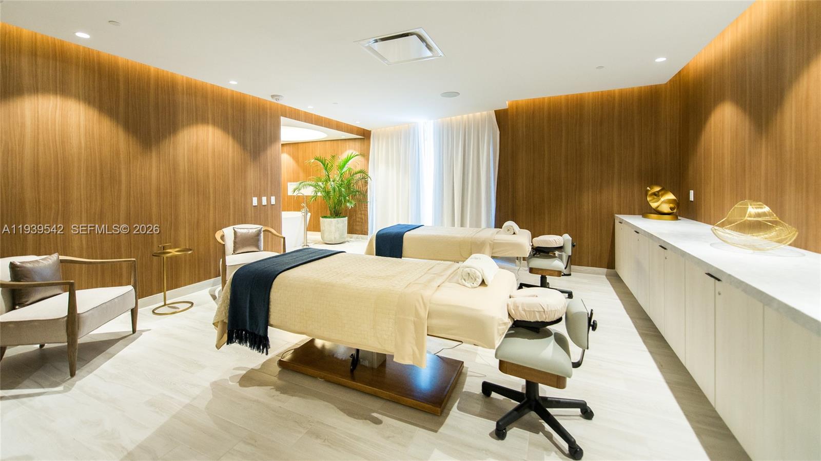 2821 S Bayshore Dr #19B Miami, FL 33133