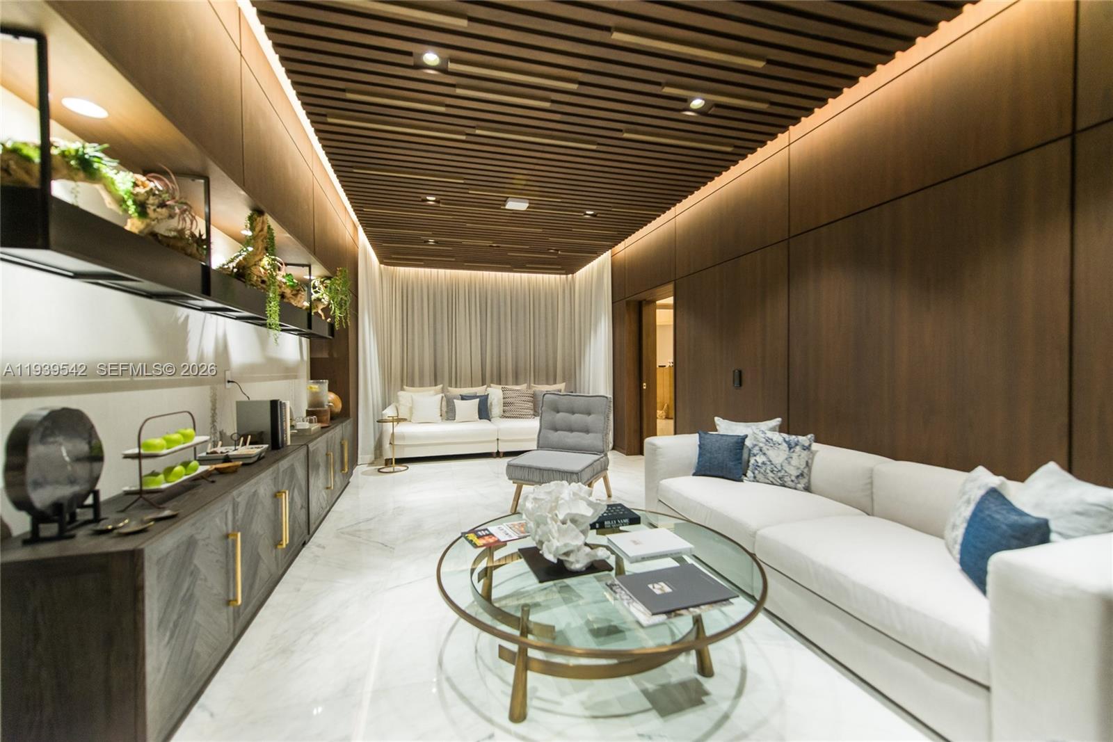 2821 S Bayshore Dr #19B Miami, FL 33133