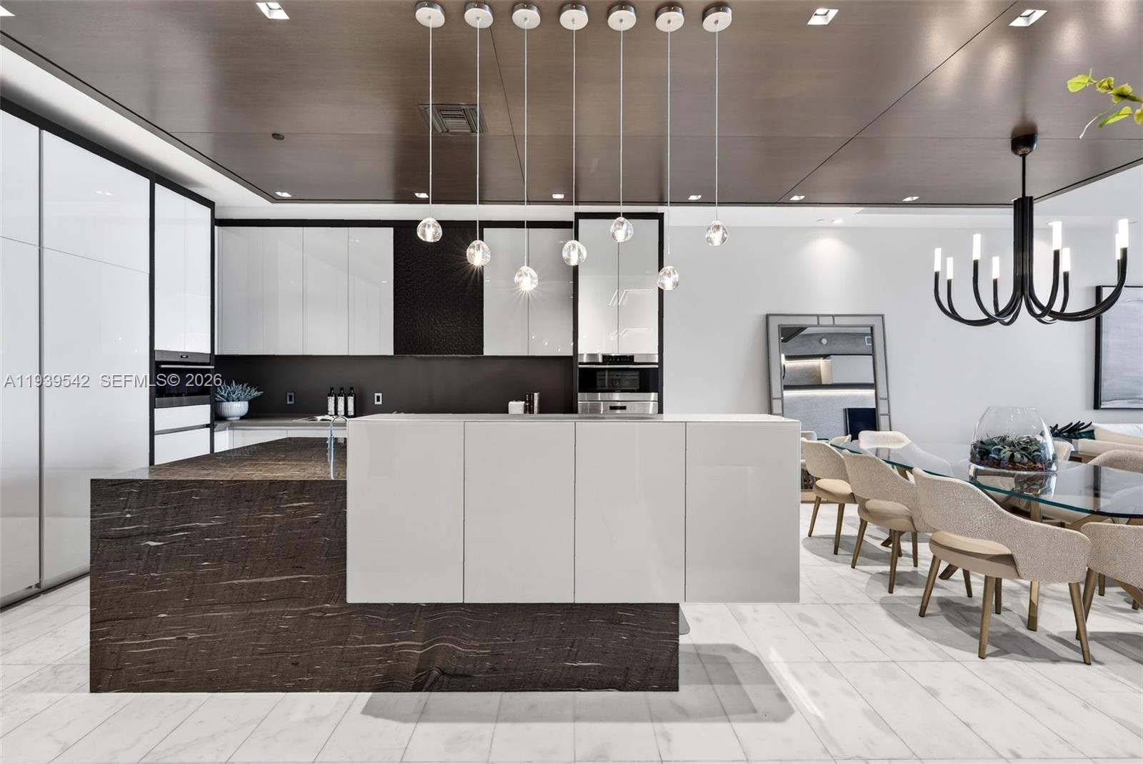 2821 S Bayshore Dr #19B Miami, FL 33133