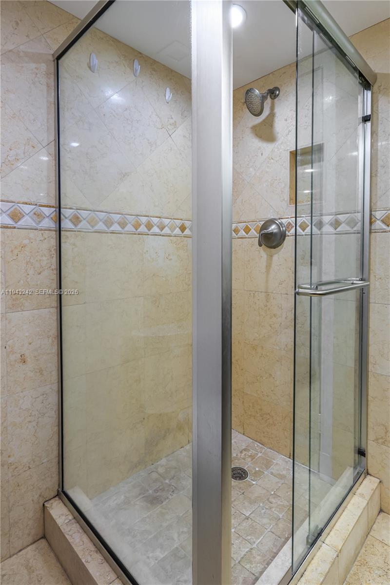 2841 NE 163rd St #1002 North Miami Beach, FL 33160