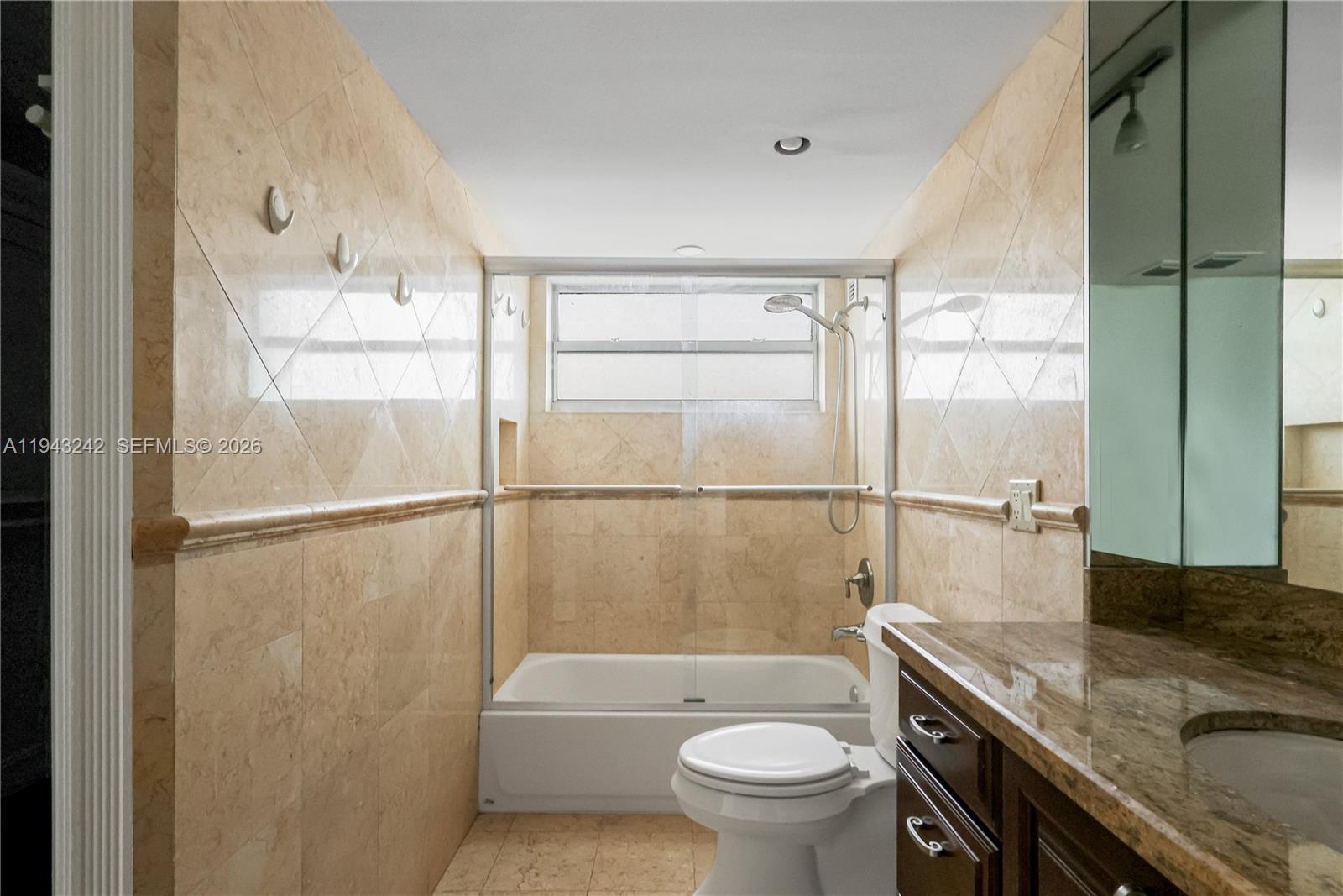 2841 NE 163rd St #1002 North Miami Beach, FL 33160