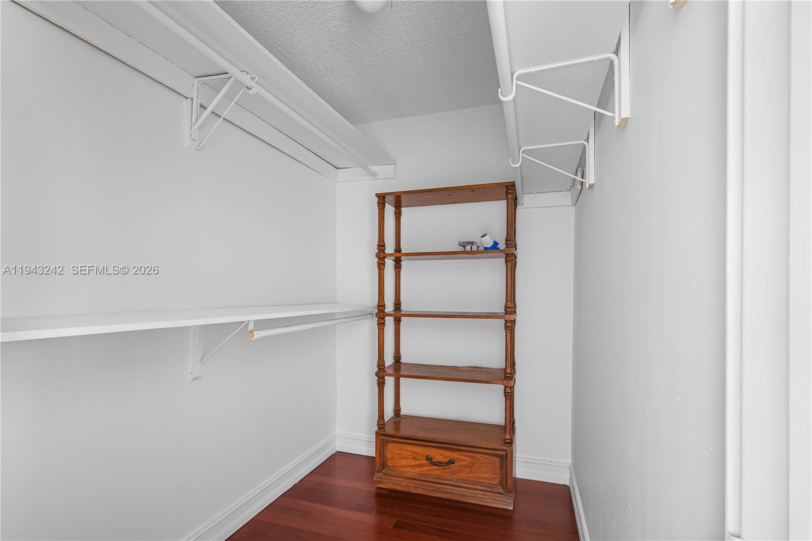 2841 NE 163rd St #1002 North Miami Beach, FL 33160
