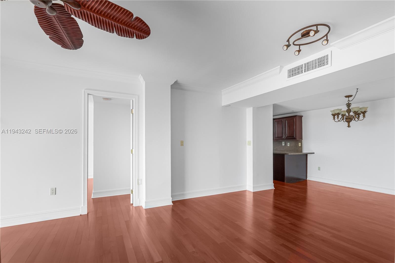 2841 NE 163rd St #1002 North Miami Beach, FL 33160