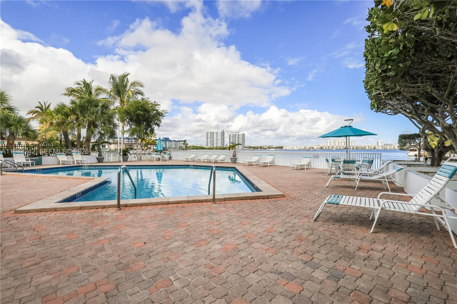 2841 NE 163rd St #1002 North Miami Beach, FL 33160