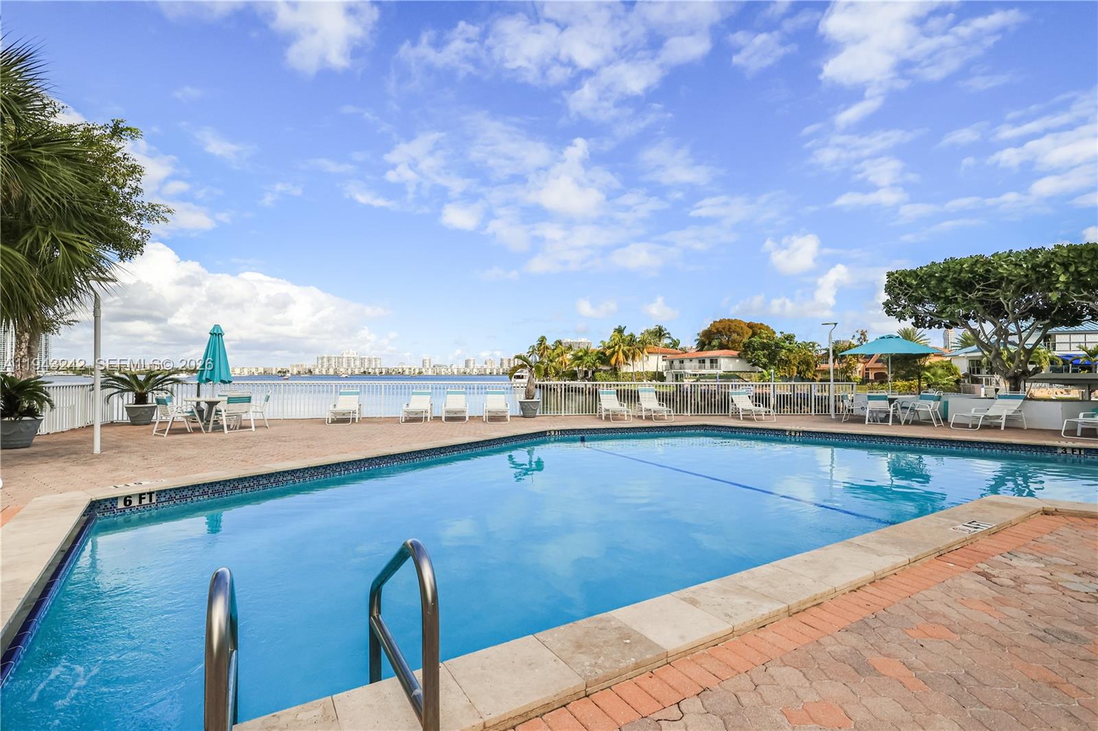 2841 NE 163rd St #1002 North Miami Beach, FL 33160