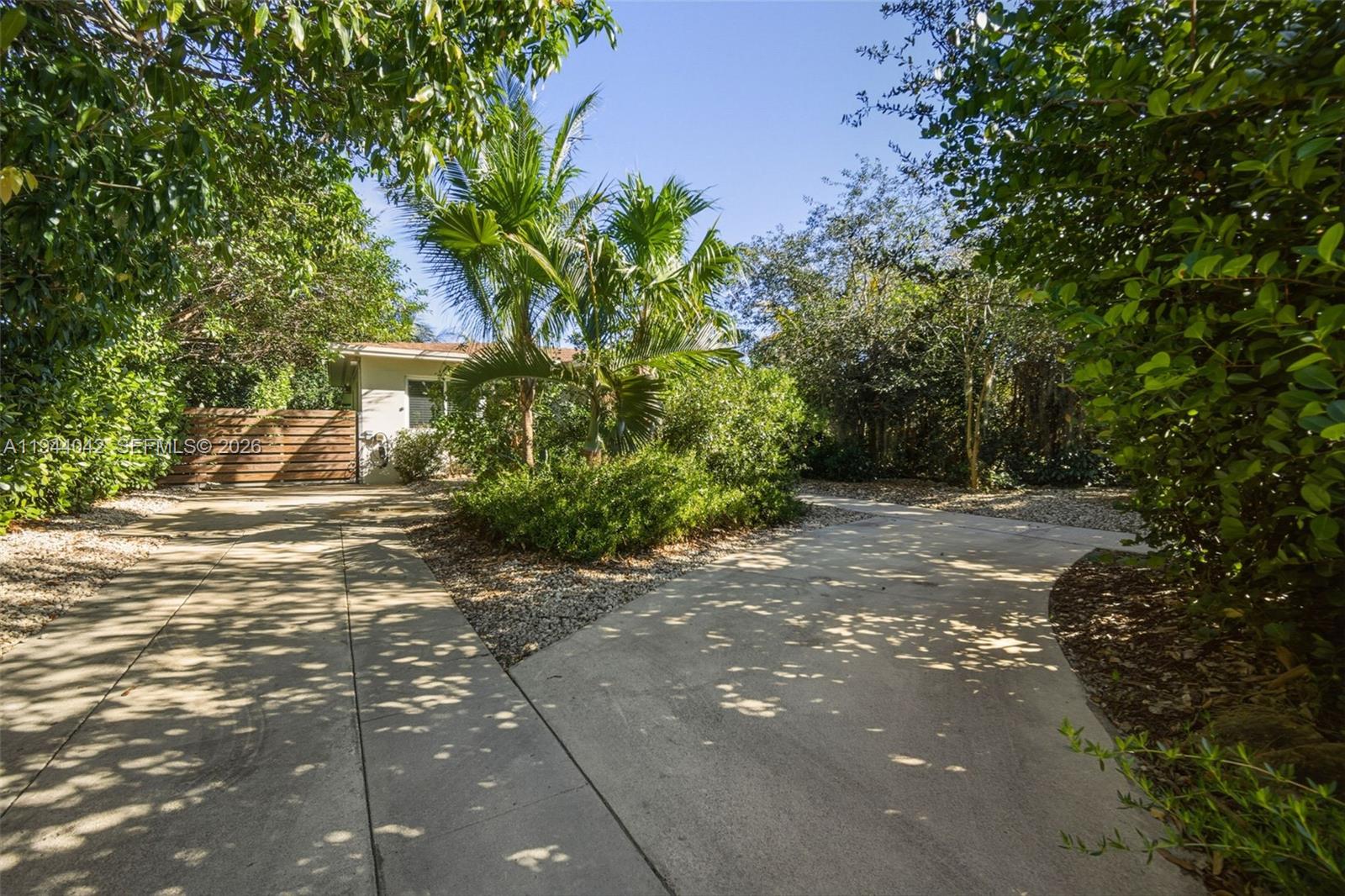 16101 NE 8th Ave North Miami Beach, FL 33162