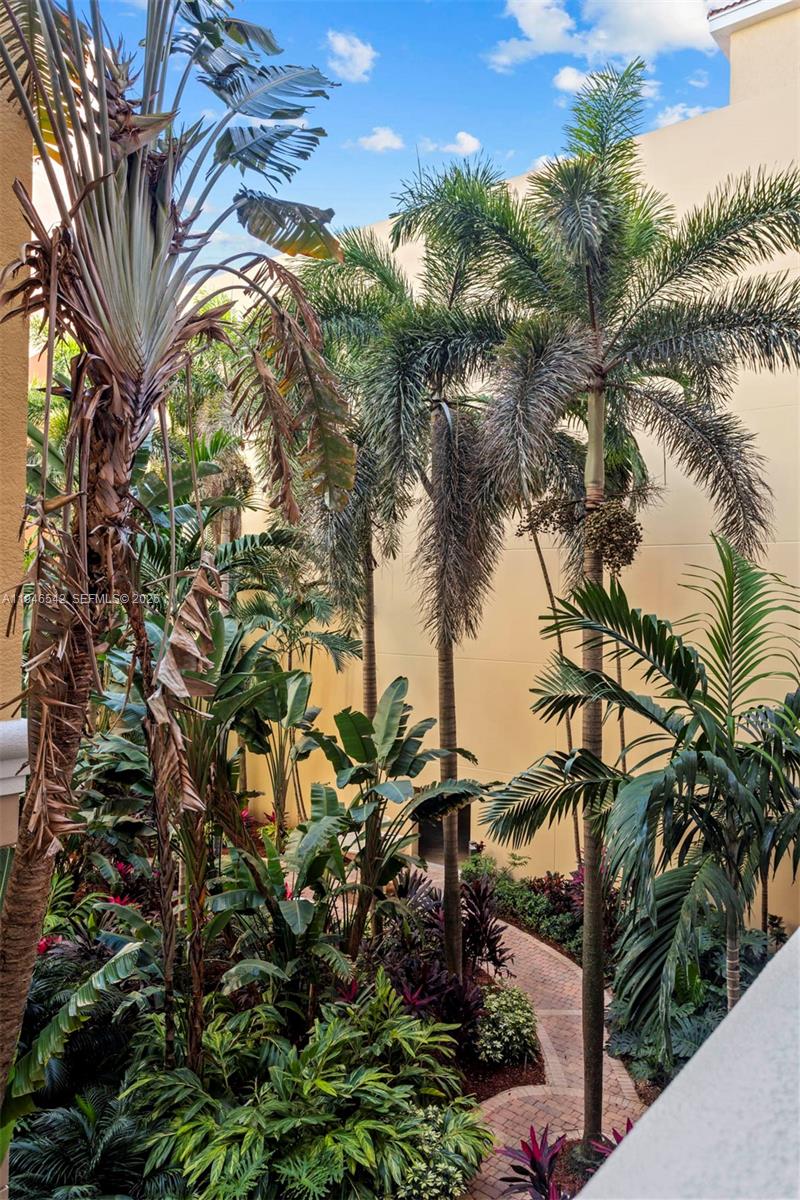 image Porto Bellagio Condo1