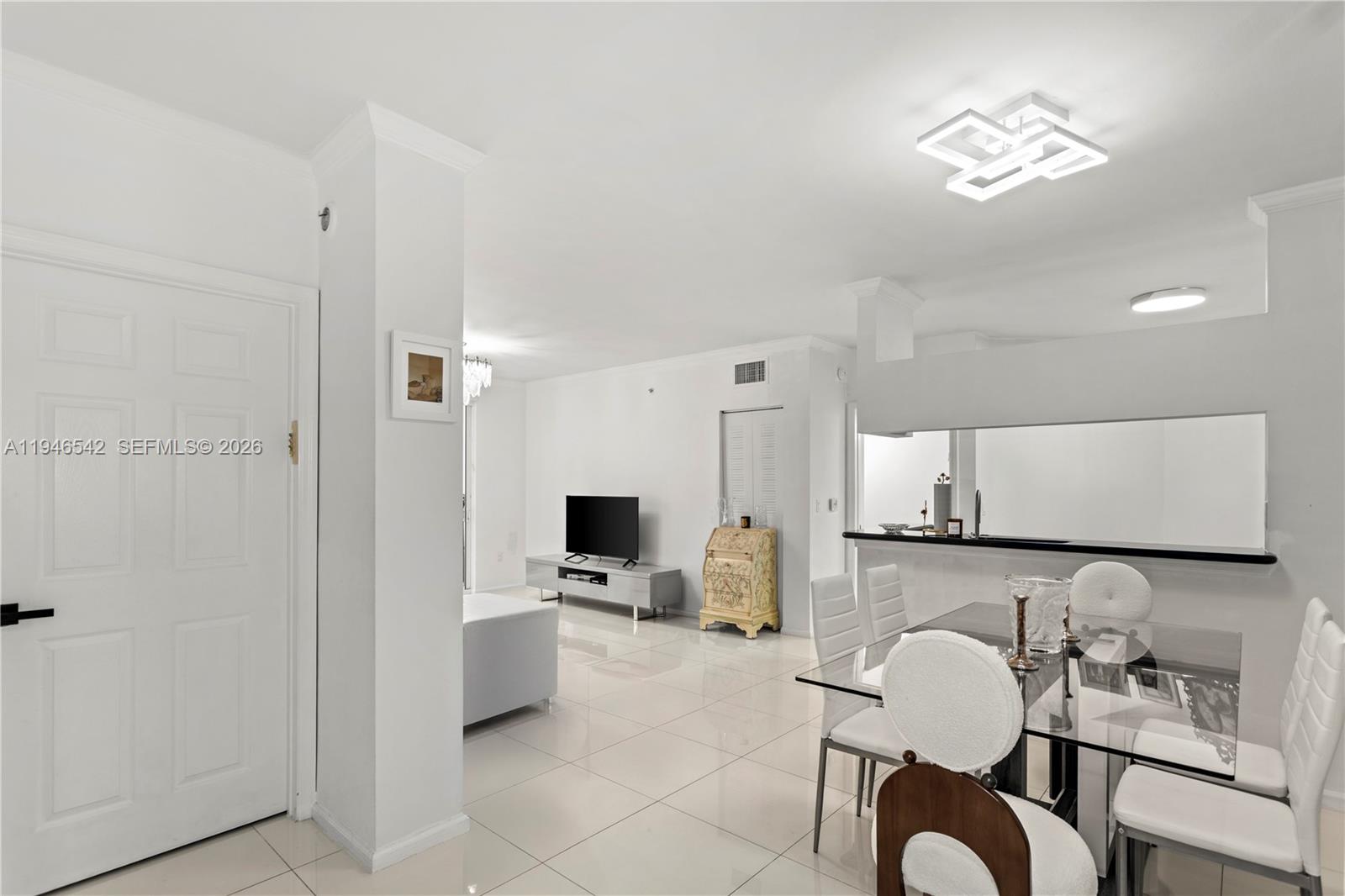 image Porto Bellagio Condo2