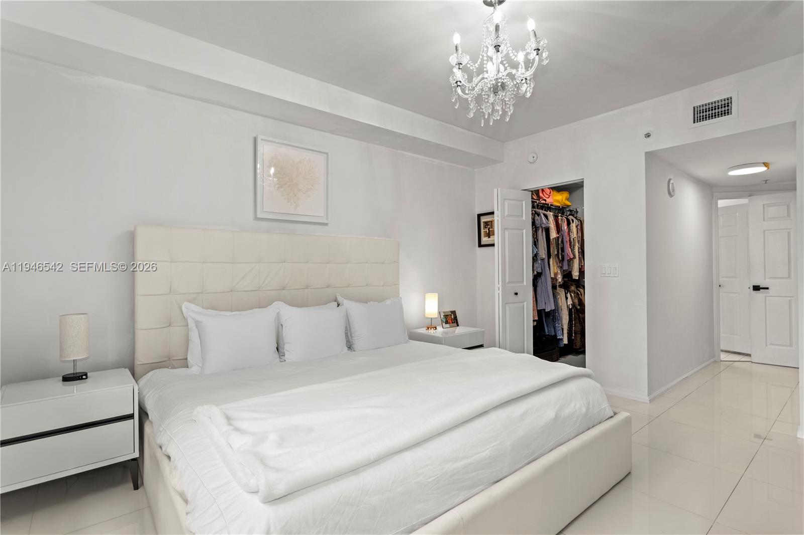 image Porto Bellagio Condo6