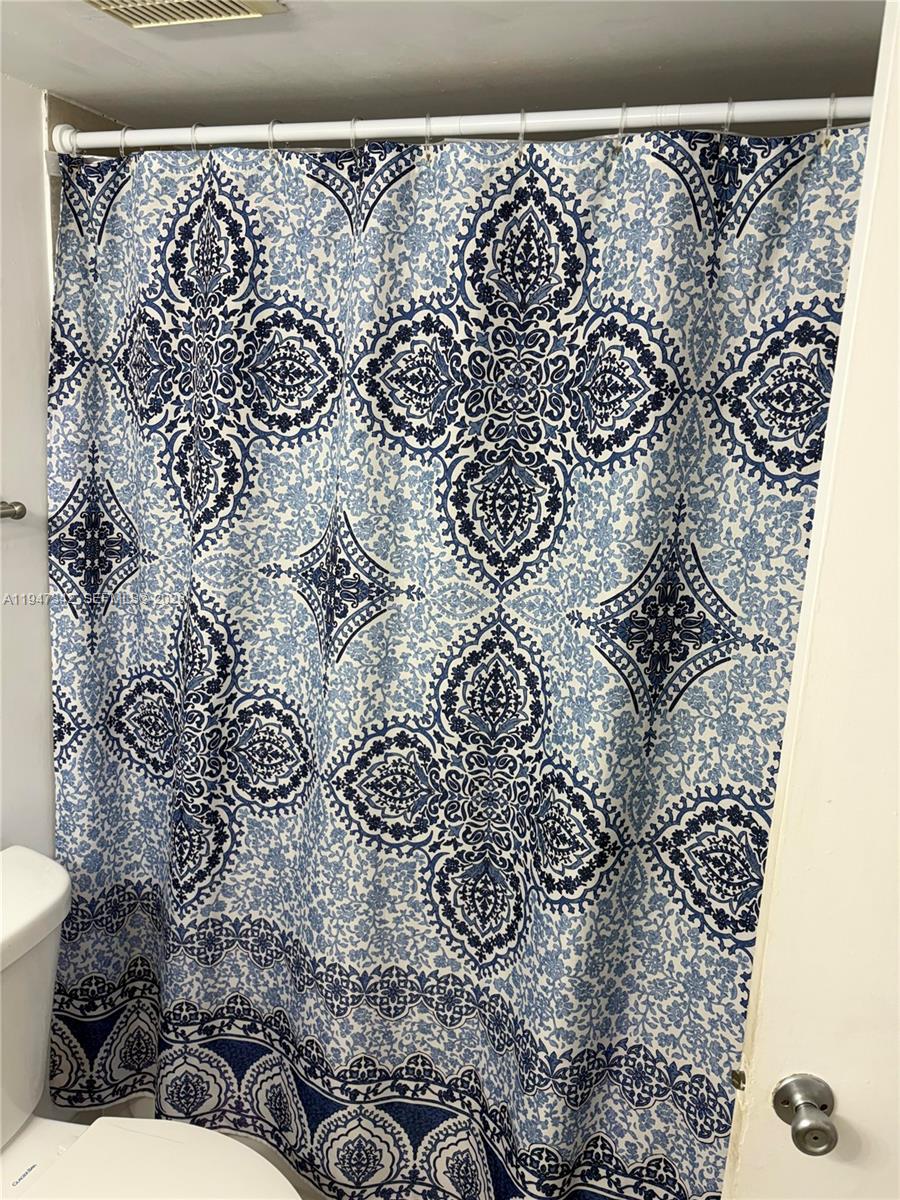 1801 S Treasure Dr #511 North Bay Village, FL 33141