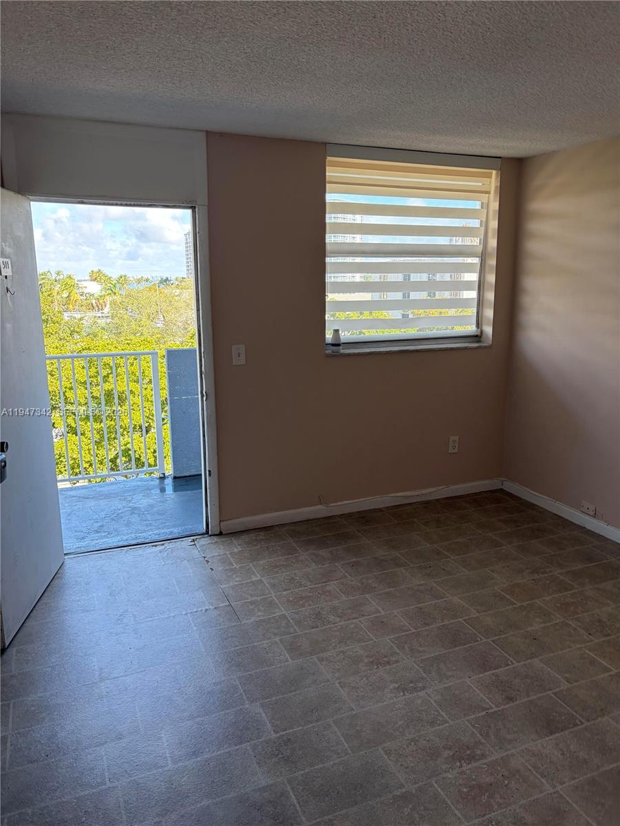 1801 S Treasure Dr #511 North Bay Village, FL 33141