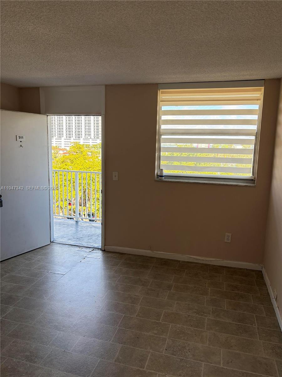 1801 S Treasure Dr #511 North Bay Village, FL 33141