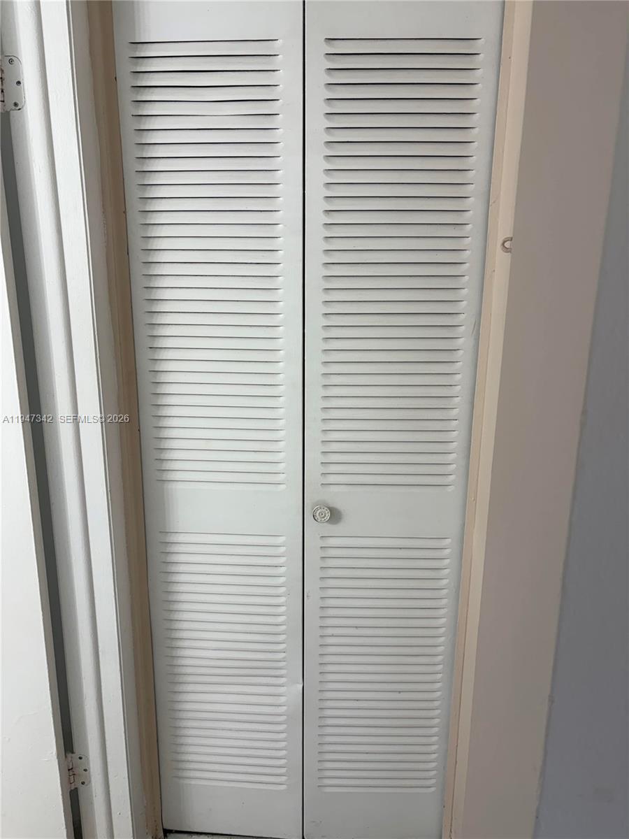 1801 S Treasure Dr #511 North Bay Village, FL 33141