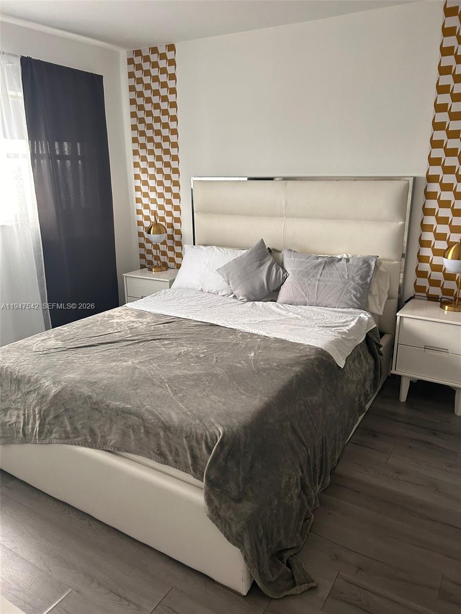 1881 Washington Ave #8F