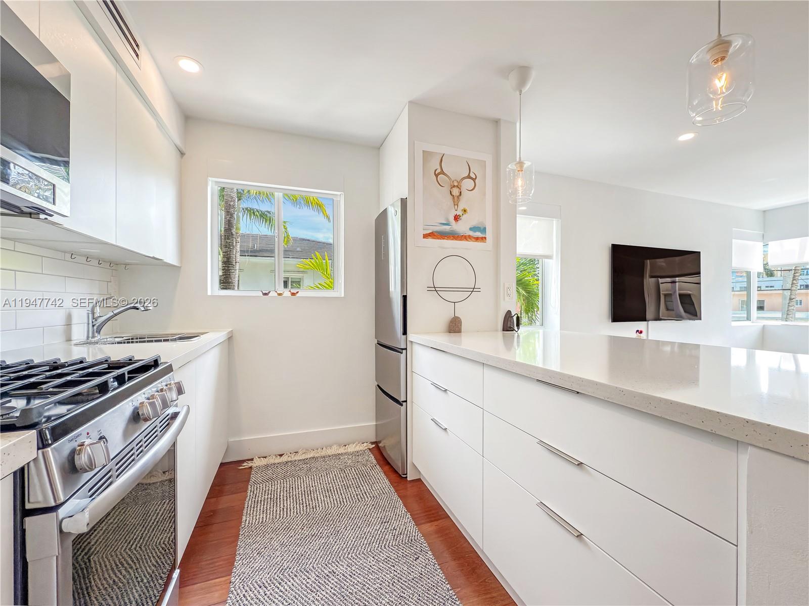 741 6th St #202-W Miami Beach, FL 33139