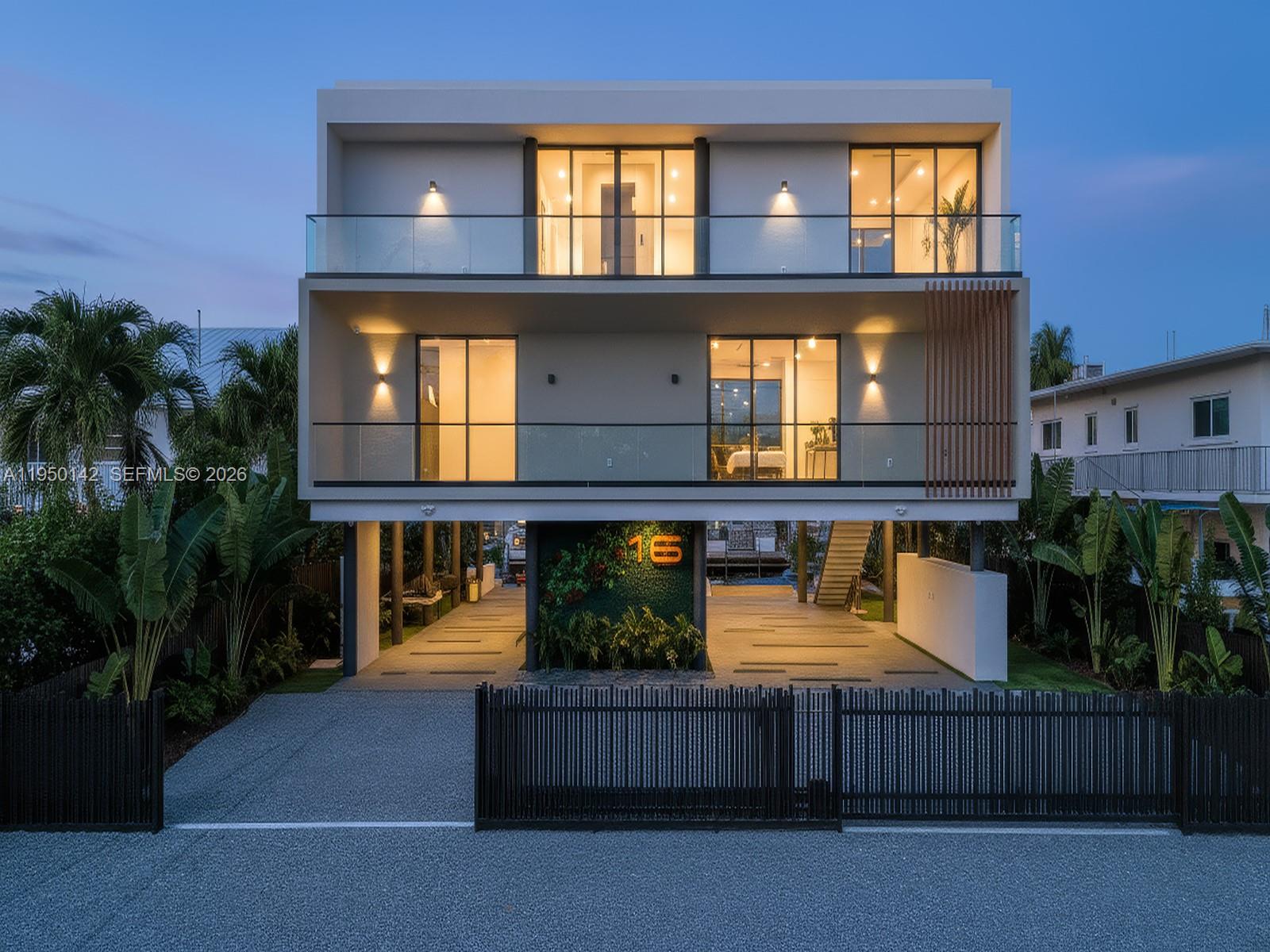 16 S Exuma Rd Key Largo, FL 33037