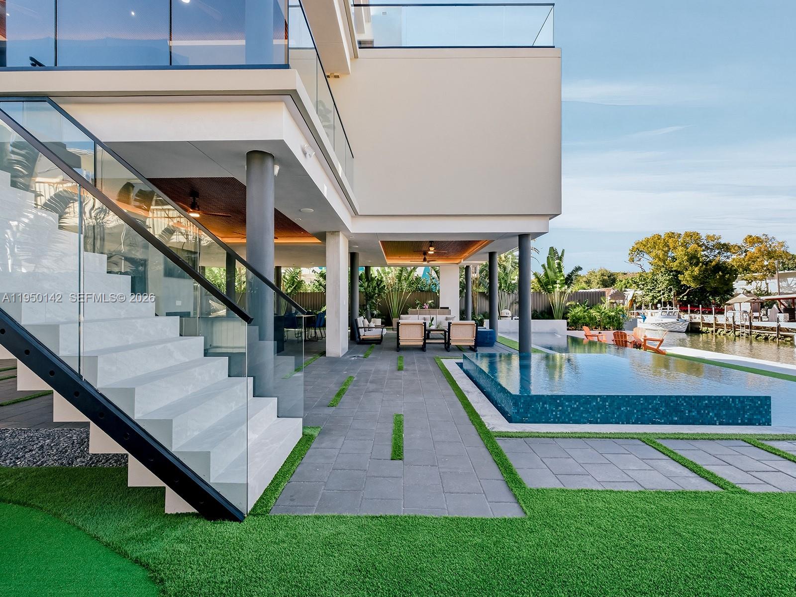 16 S Exuma Rd Key Largo, FL 33037