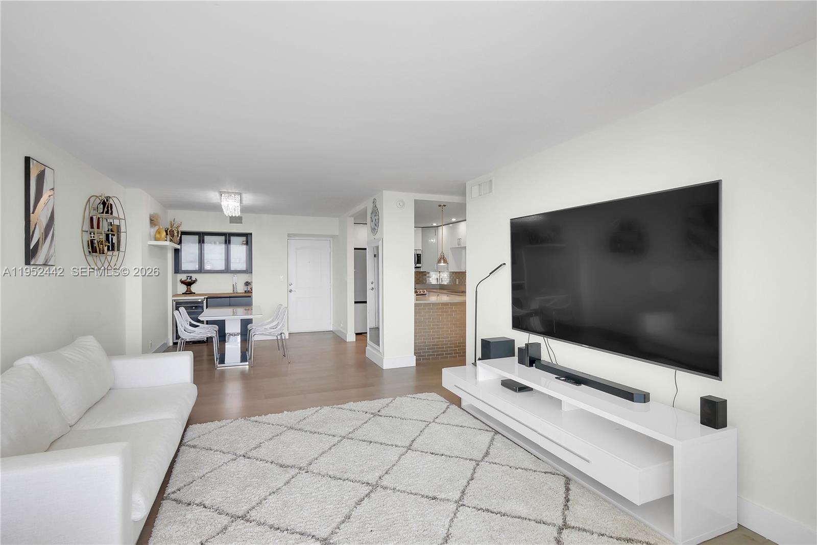 image Arlen House East16