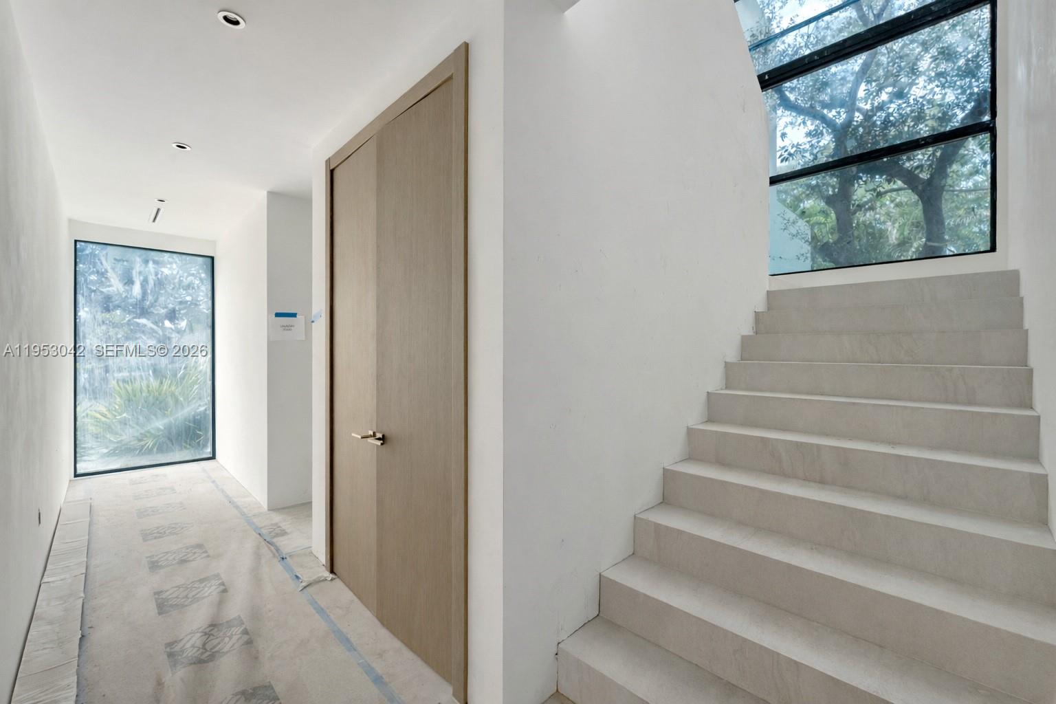 5825 SW 111th Ter Pinecrest, FL 33156