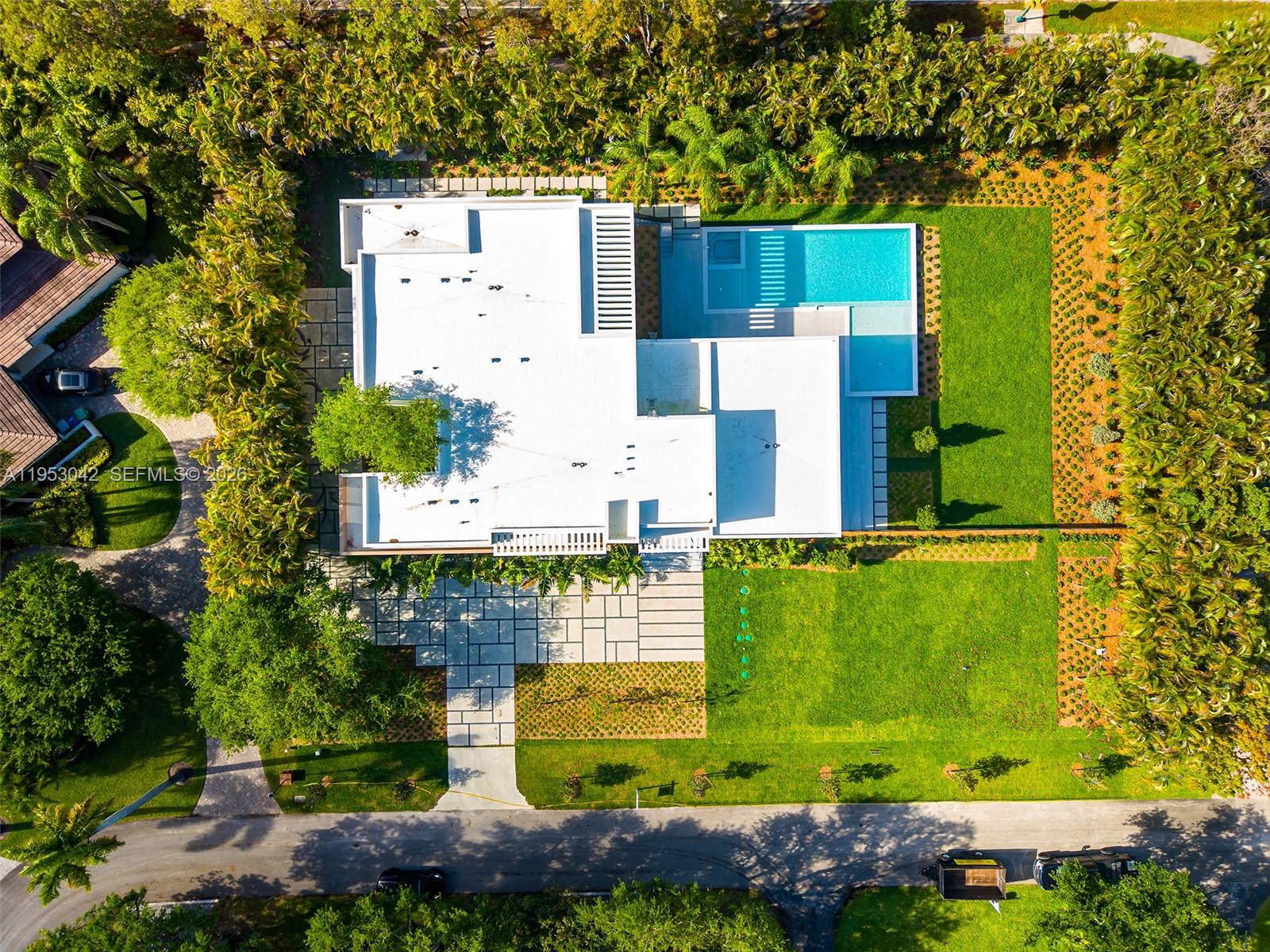 5825 SW 111th Ter Pinecrest, FL 33156