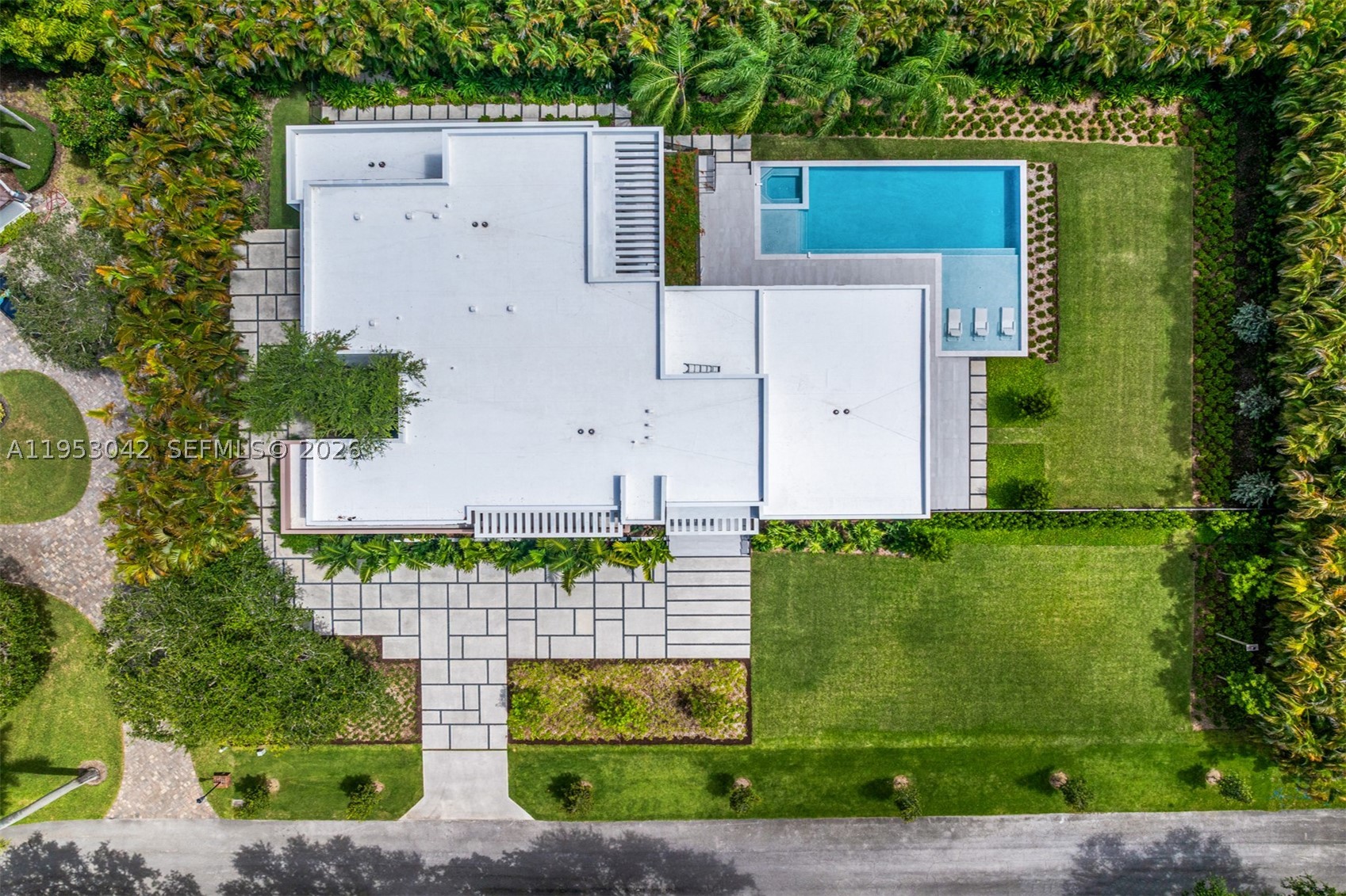 5825 SW 111th Ter Pinecrest, FL 33156