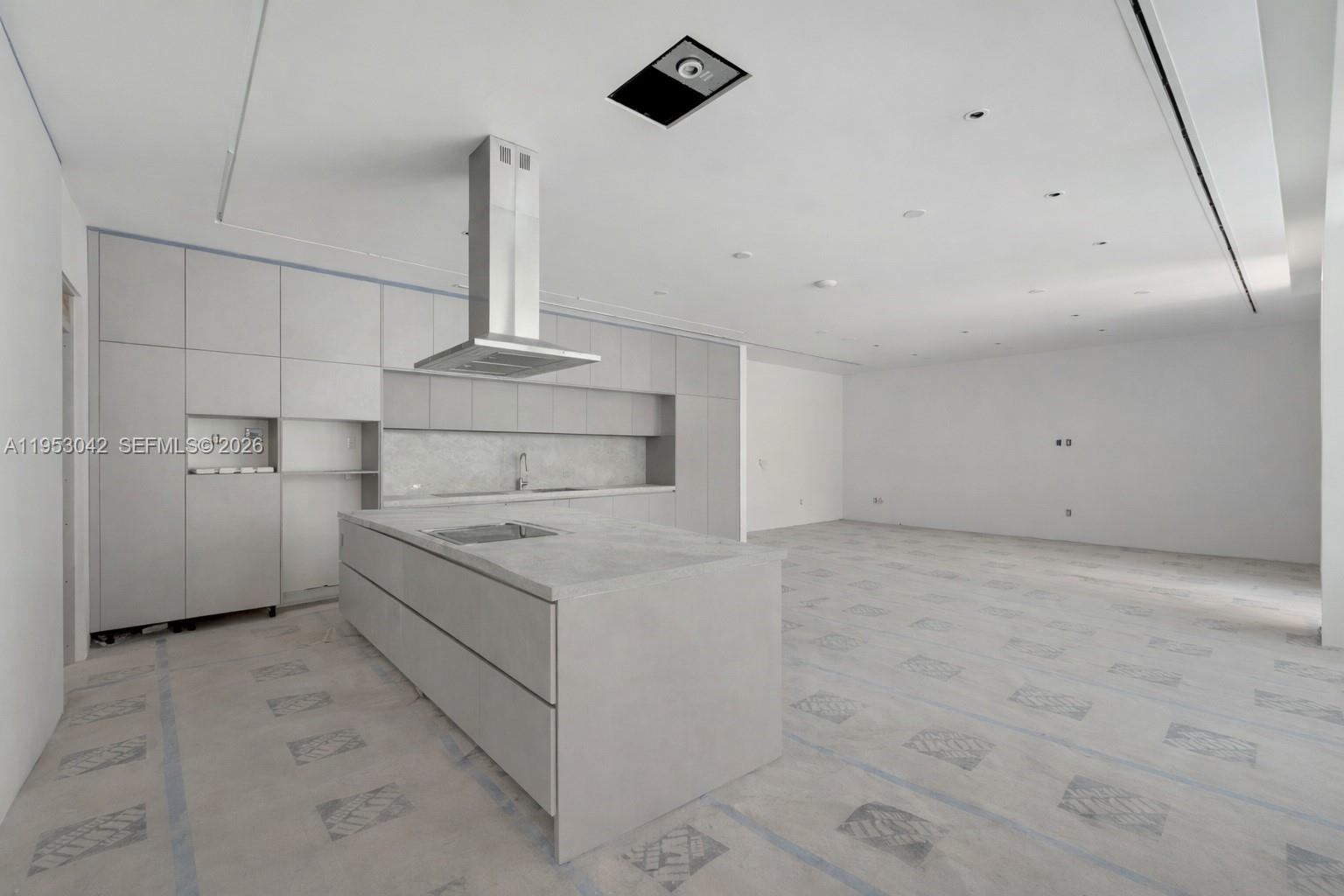 5825 SW 111th Ter Pinecrest, FL 33156