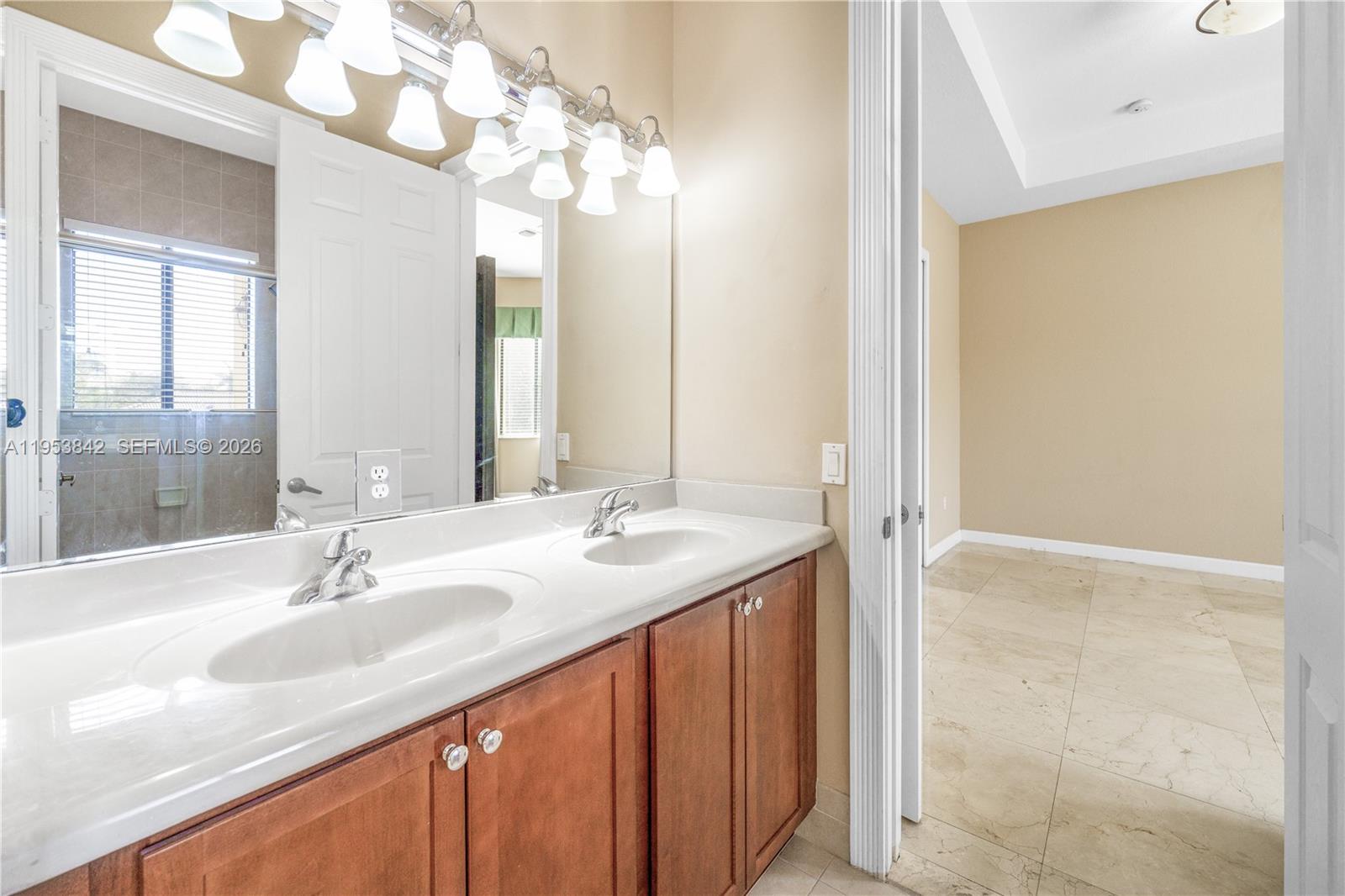 7880 SW 195th Ter Cutler Bay, FL 33157