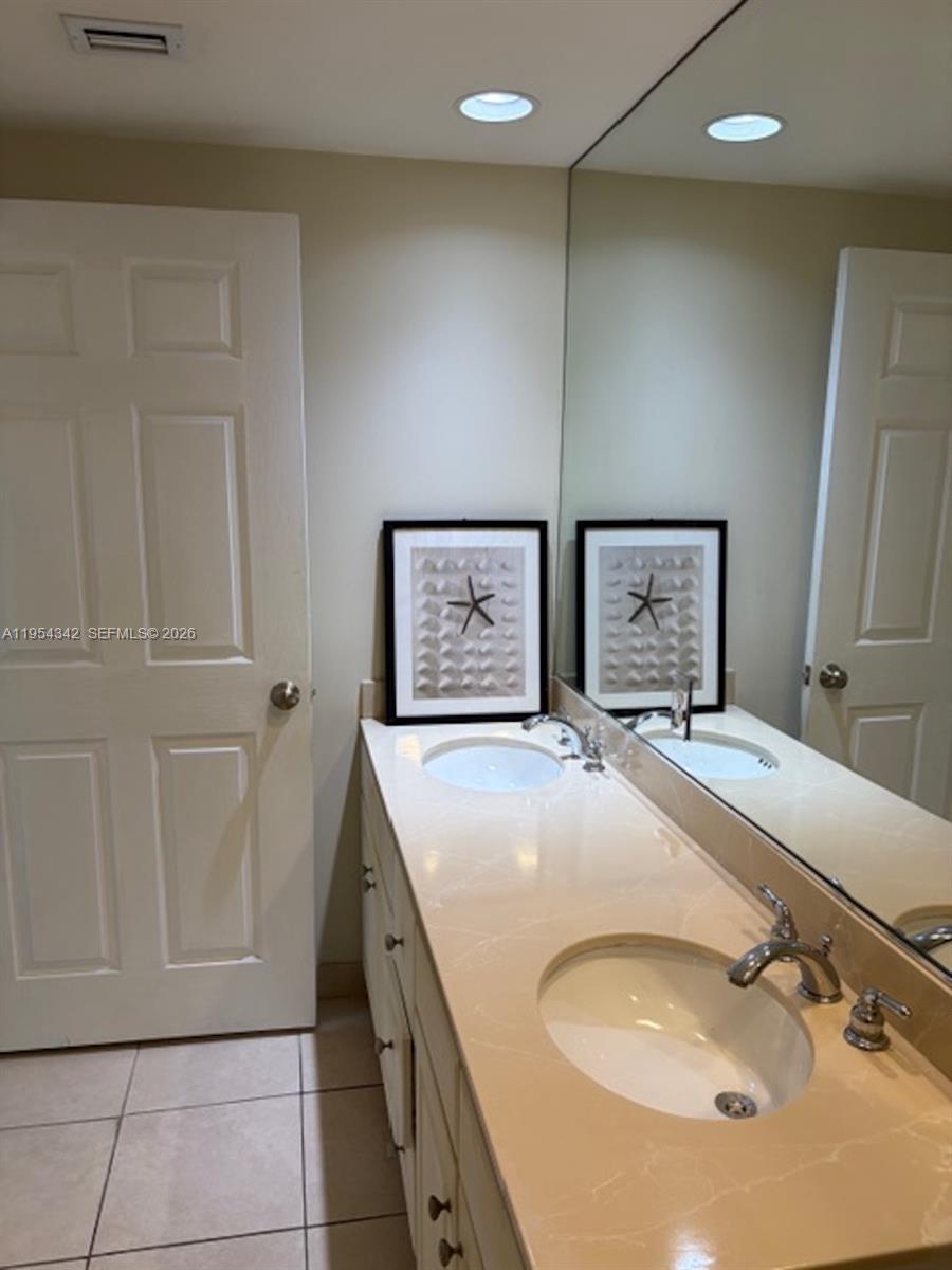 image Cite on the Bay East20