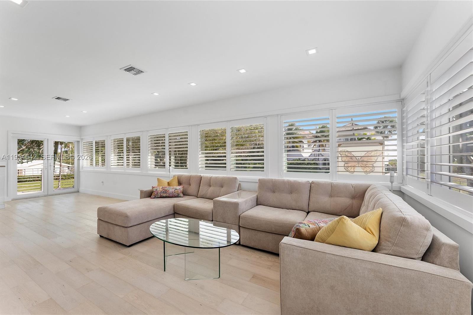 1903 Bay Dr Pompano Beach, FL 33062