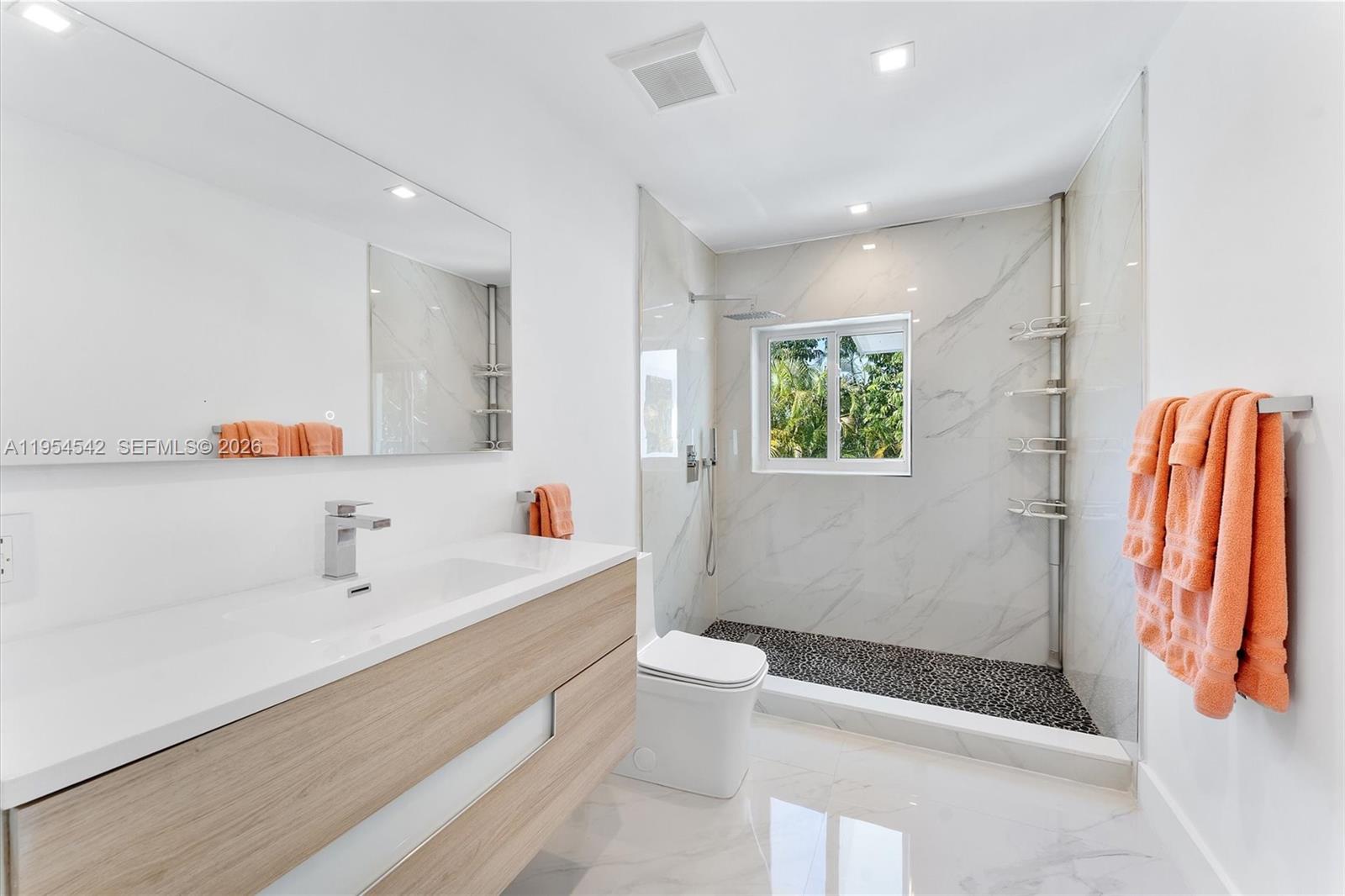 1903 Bay Dr Pompano Beach, FL 33062