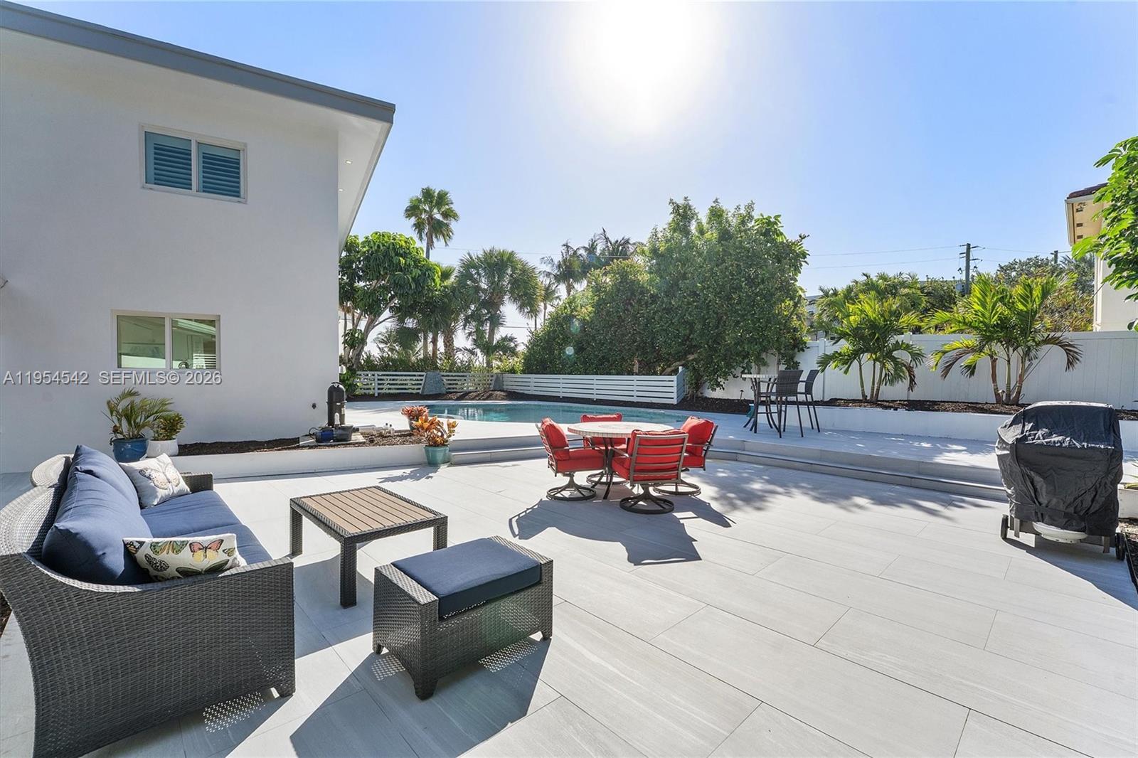 1903 Bay Dr Pompano Beach, FL 33062