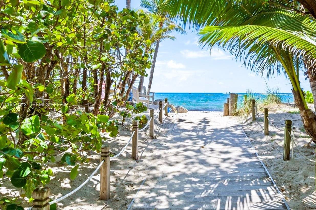 1903 Bay Dr Pompano Beach, FL 33062