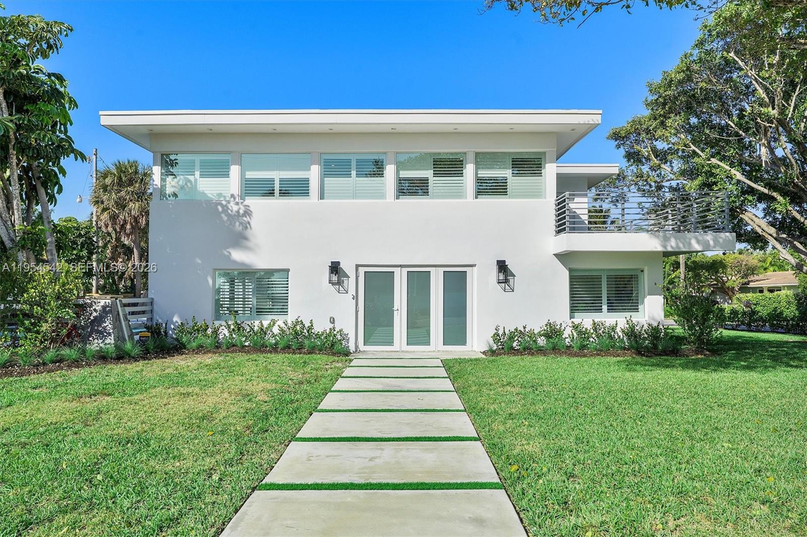 1903 Bay Dr Pompano Beach, FL 33062