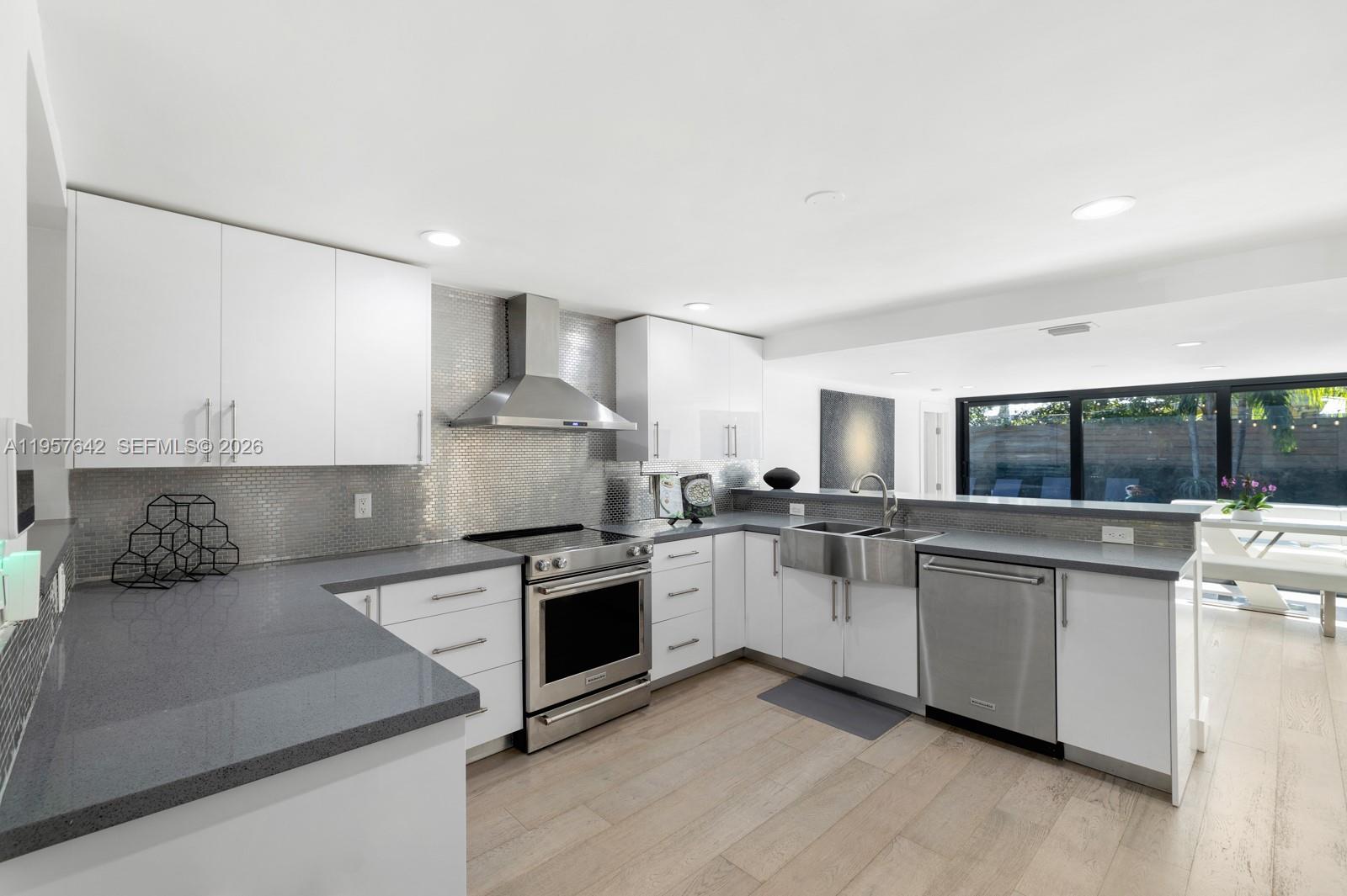 2240 Tequesta Ln Miami, FL 33133