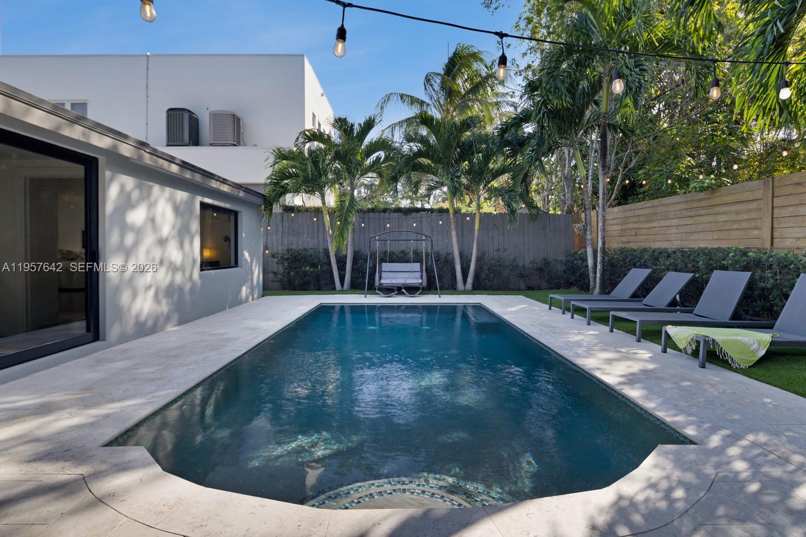 2240 Tequesta Ln Miami, FL 33133