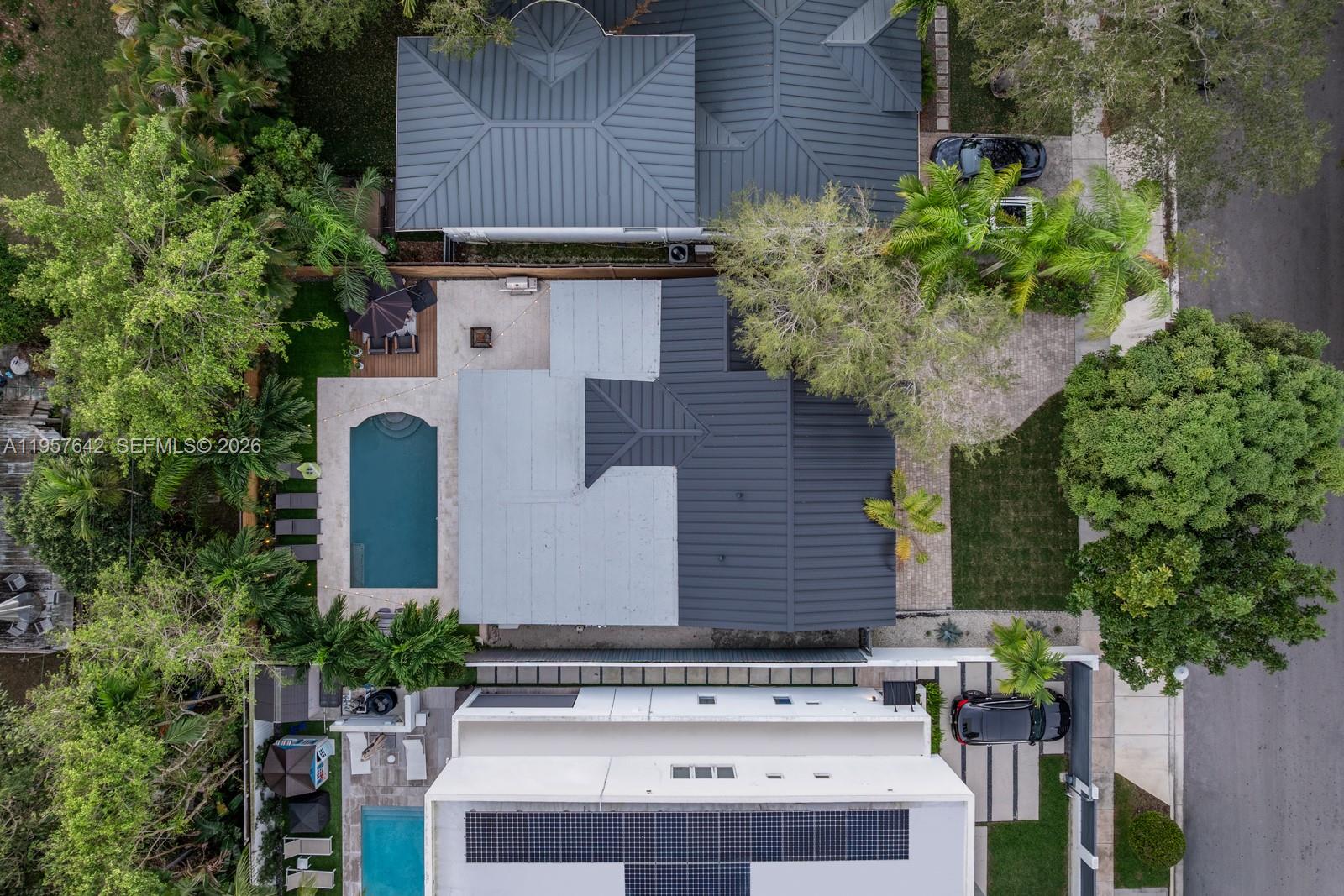 2240 Tequesta Ln Miami, FL 33133