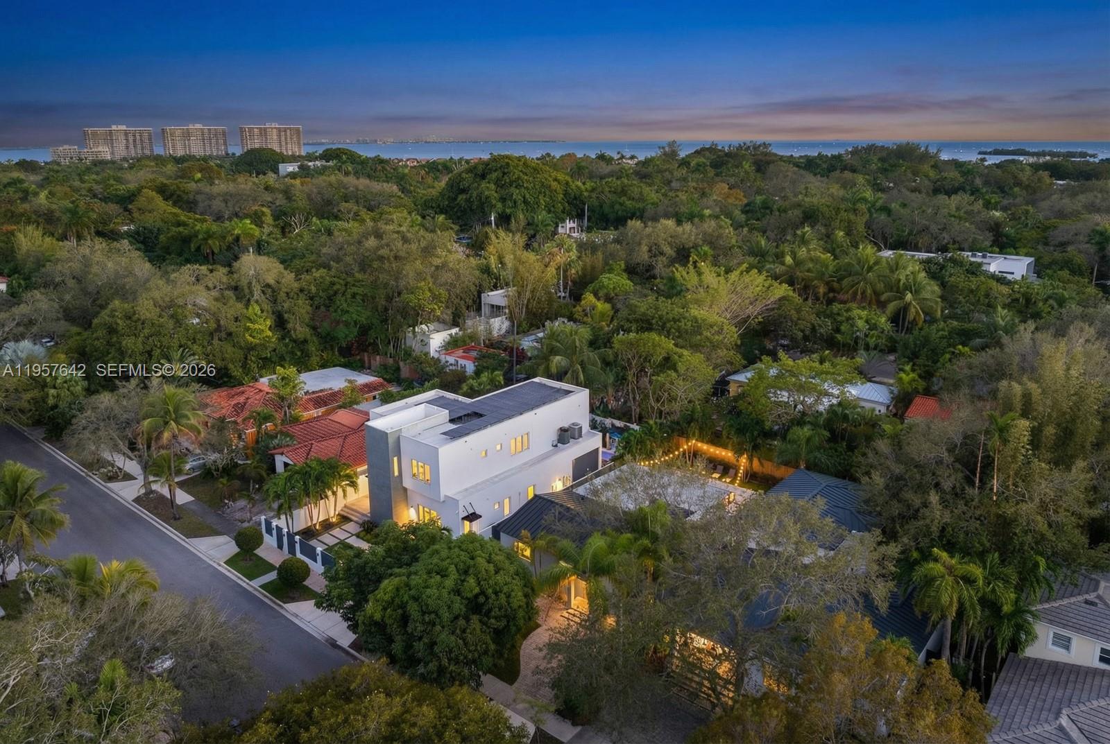 2240 Tequesta Ln Miami, FL 33133