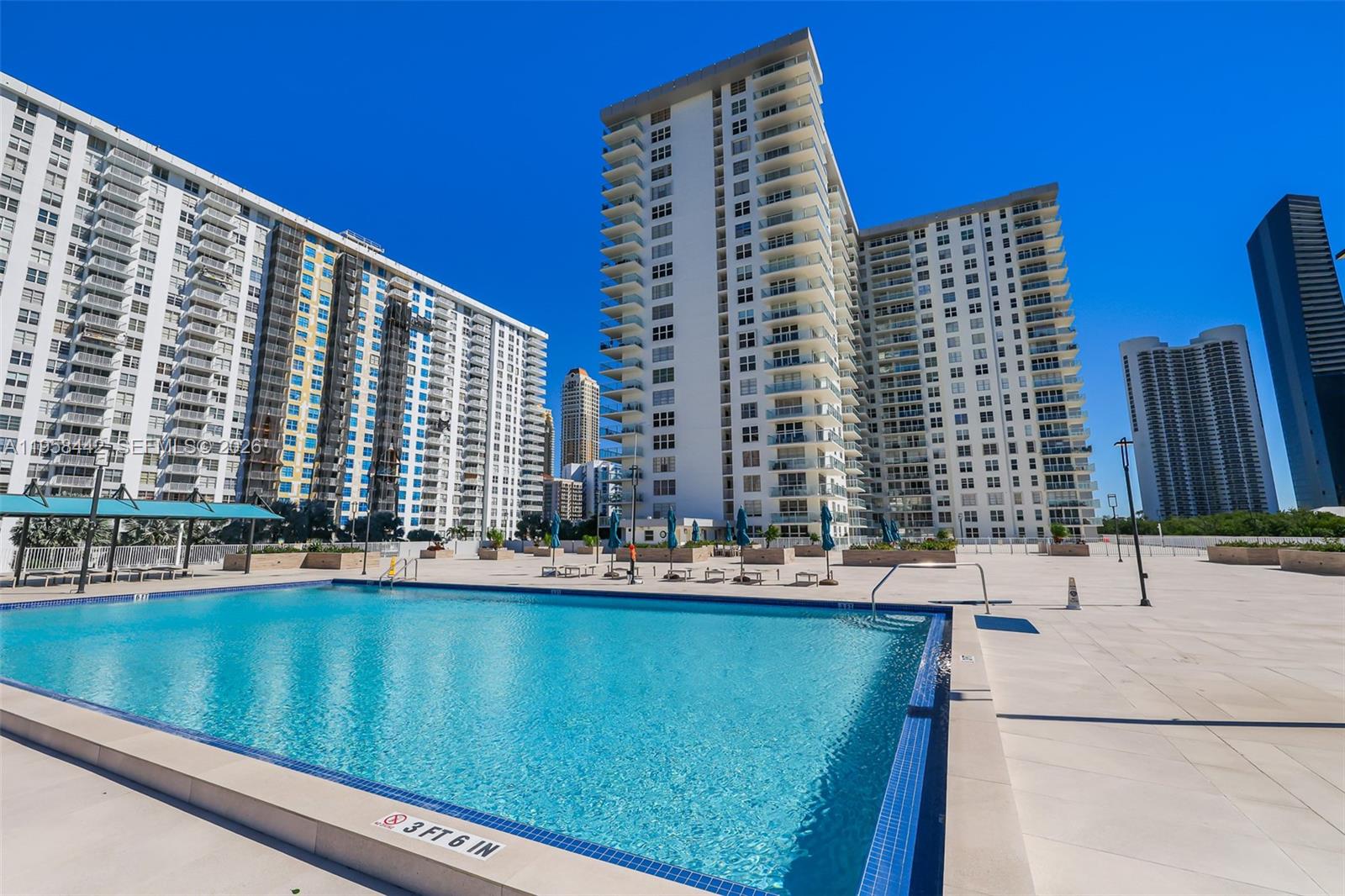 image Winston Towers 30036