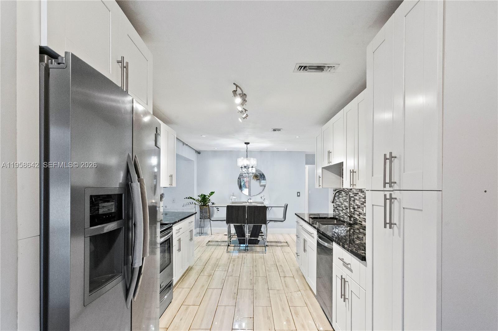 821 N 73rd Ter Hollywood, FL 33024